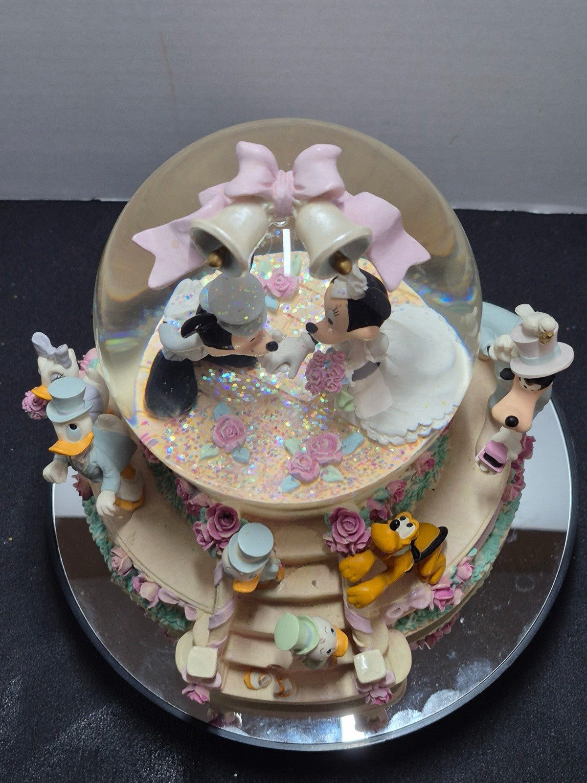 Disney Mickey Minnie Wedding Cake Musical Snow Globe Wedding March Missing Duck