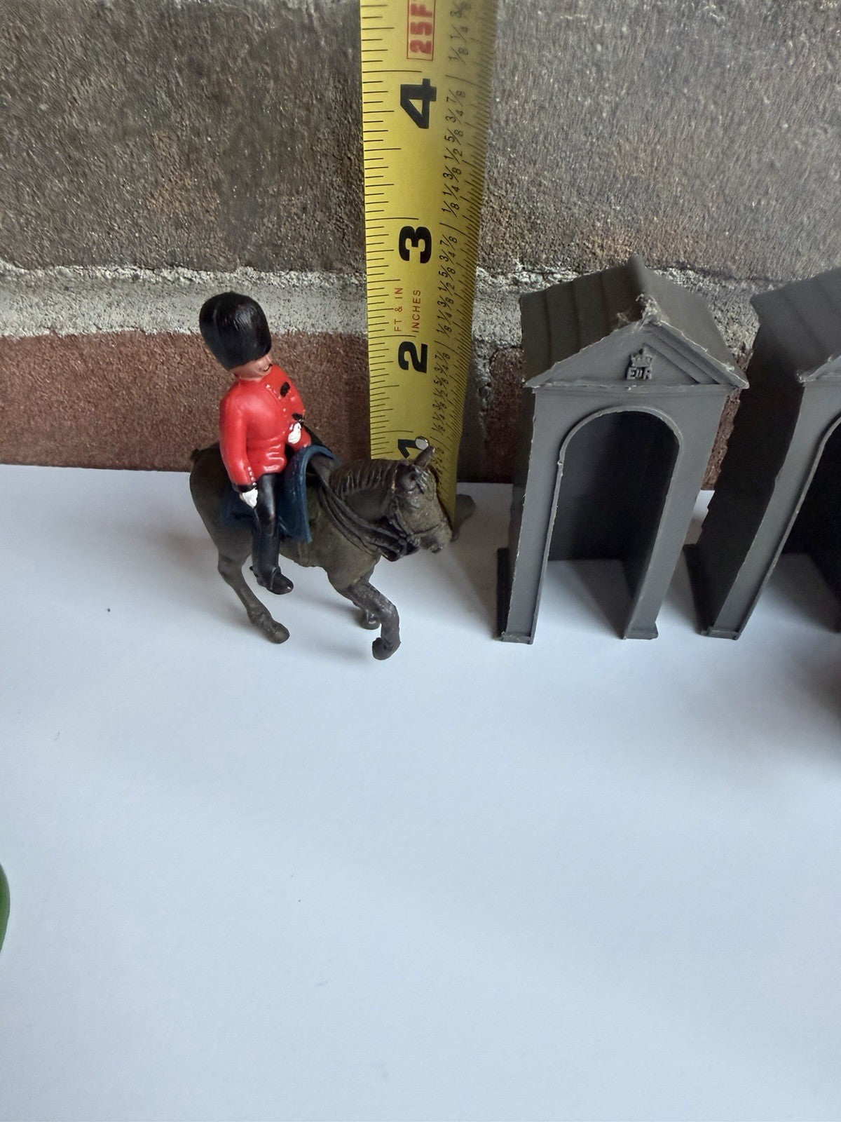 Vintage Britains Deetail Toy Soldier Lot Guardsmen Cannon Sentry Plastic Figures