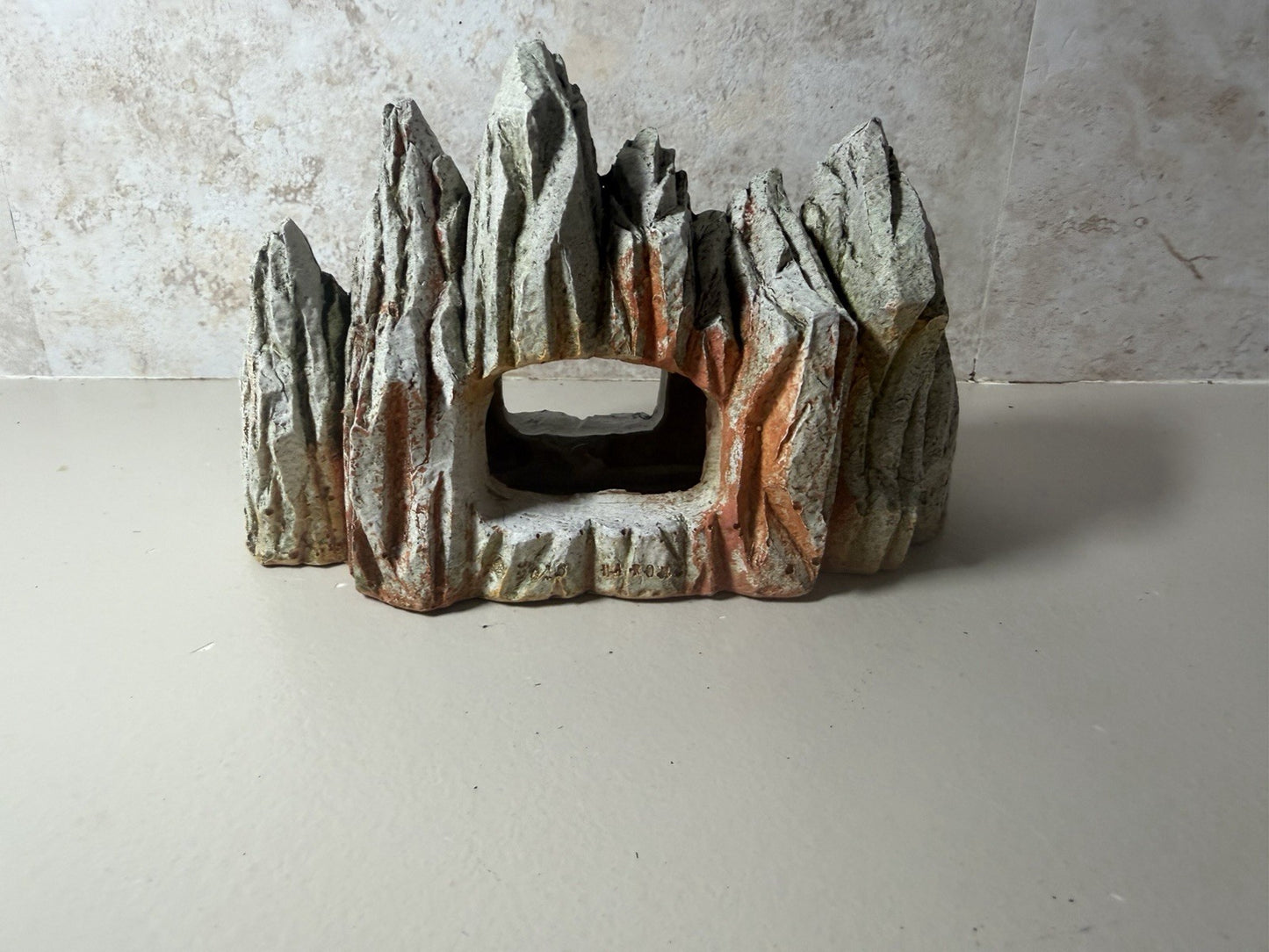 Aquarium Decorations Resin Rock Cave Coral Driftwood Plants Fish Tank Lot of 5