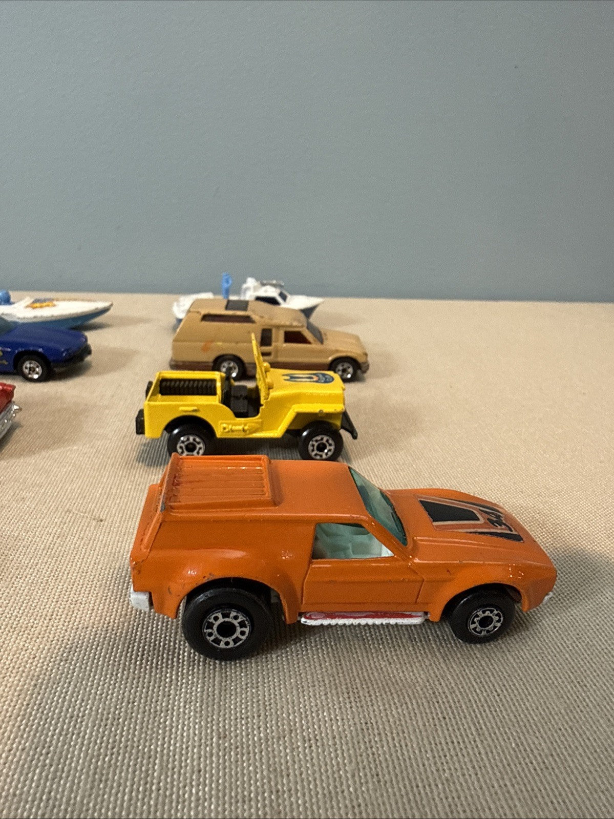 Vintage Matchbox Superfast Off The Road Carry Case Gift Set w/12 Cars 1970s