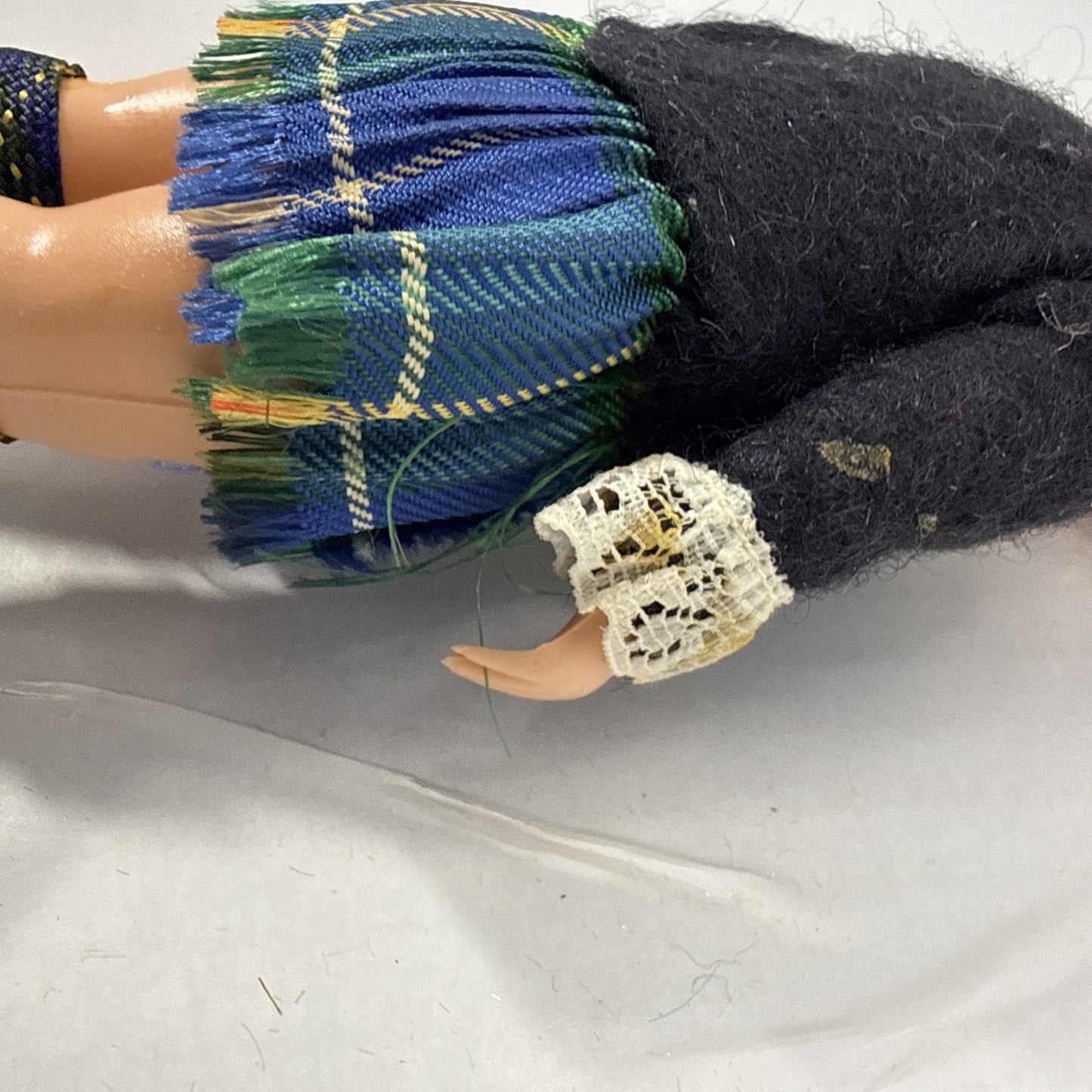 Vintage Scottish Boy Doll Sleep Eyes Kilt Movable Arms Souvenir Doll