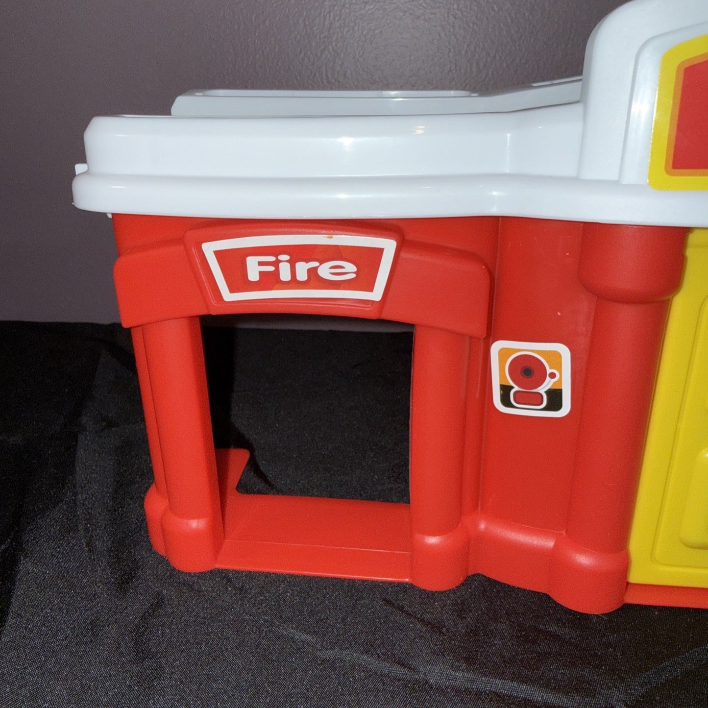 2021 Keenway Metro Force Fire Station Playset Helipad - Incomplete