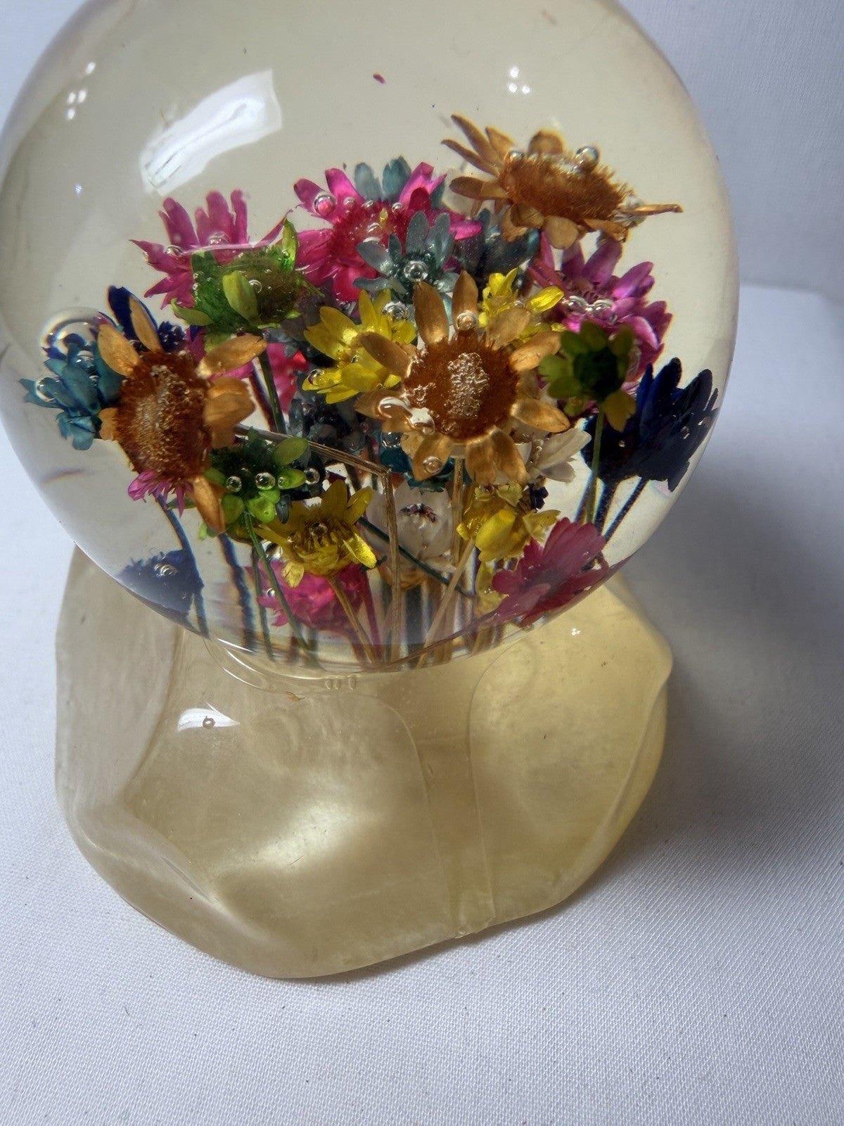 Vintage Daisyglas Lucite Acrylic Paperweight Ball Dry Flowers 1950s 1960s 2.5"