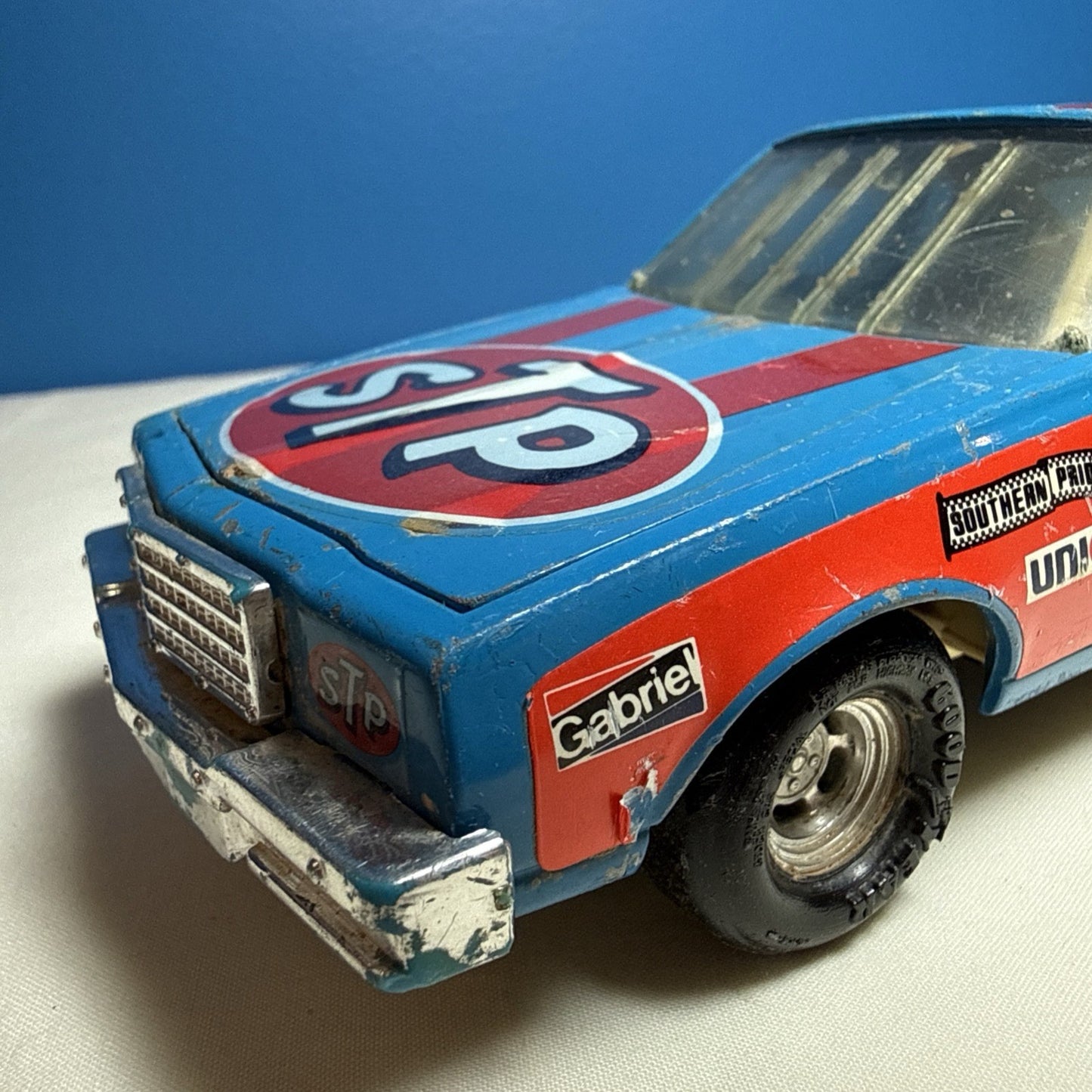 Vintage Ertl Richard Petty STP 43 1980 Chevrolet Caprice 1/24 NASCAR Diecast Car