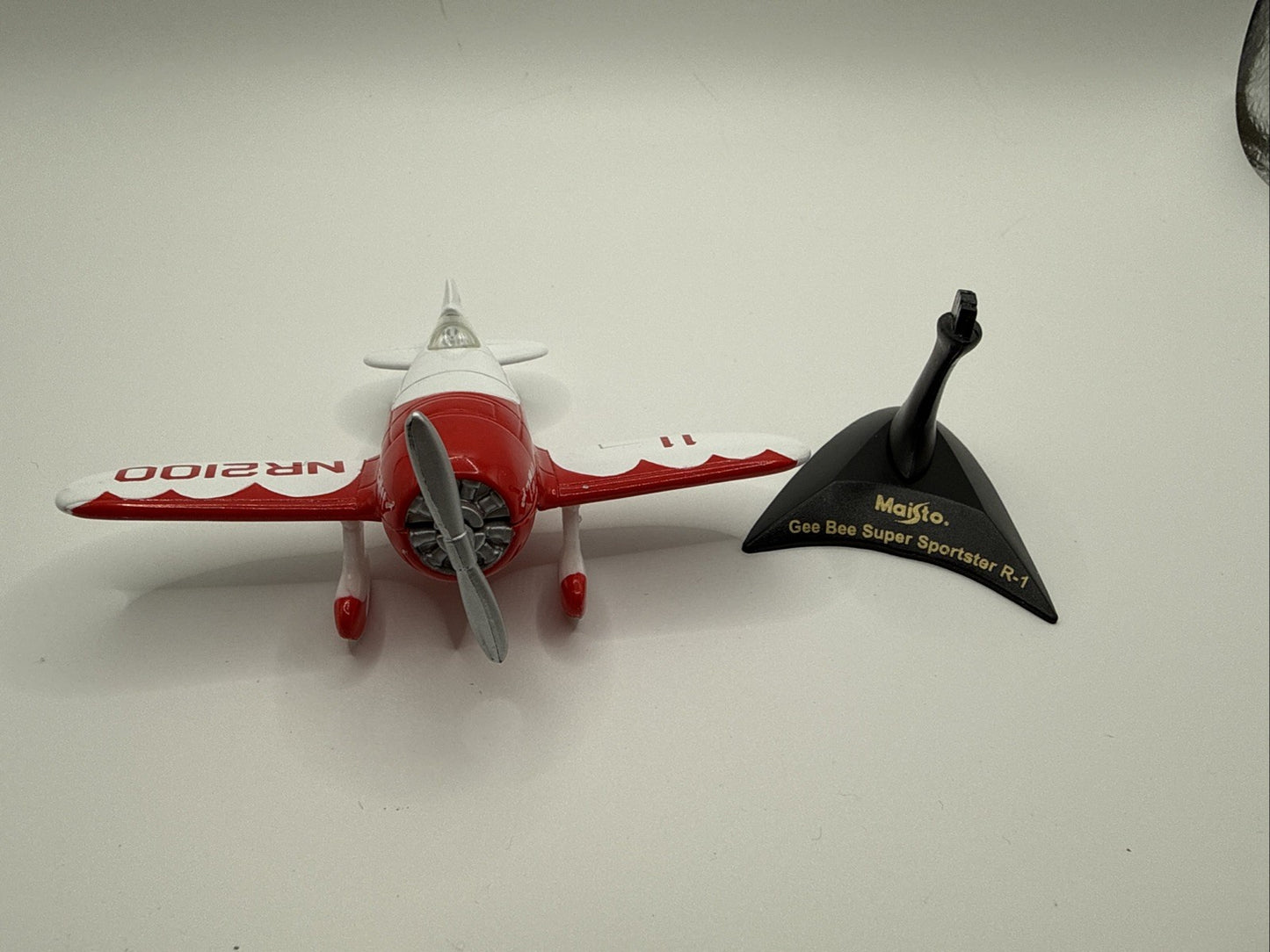 Granville Gee Bee R 1 Super Sportster Diecast Aircraft Replica, w/Stand, Maisto