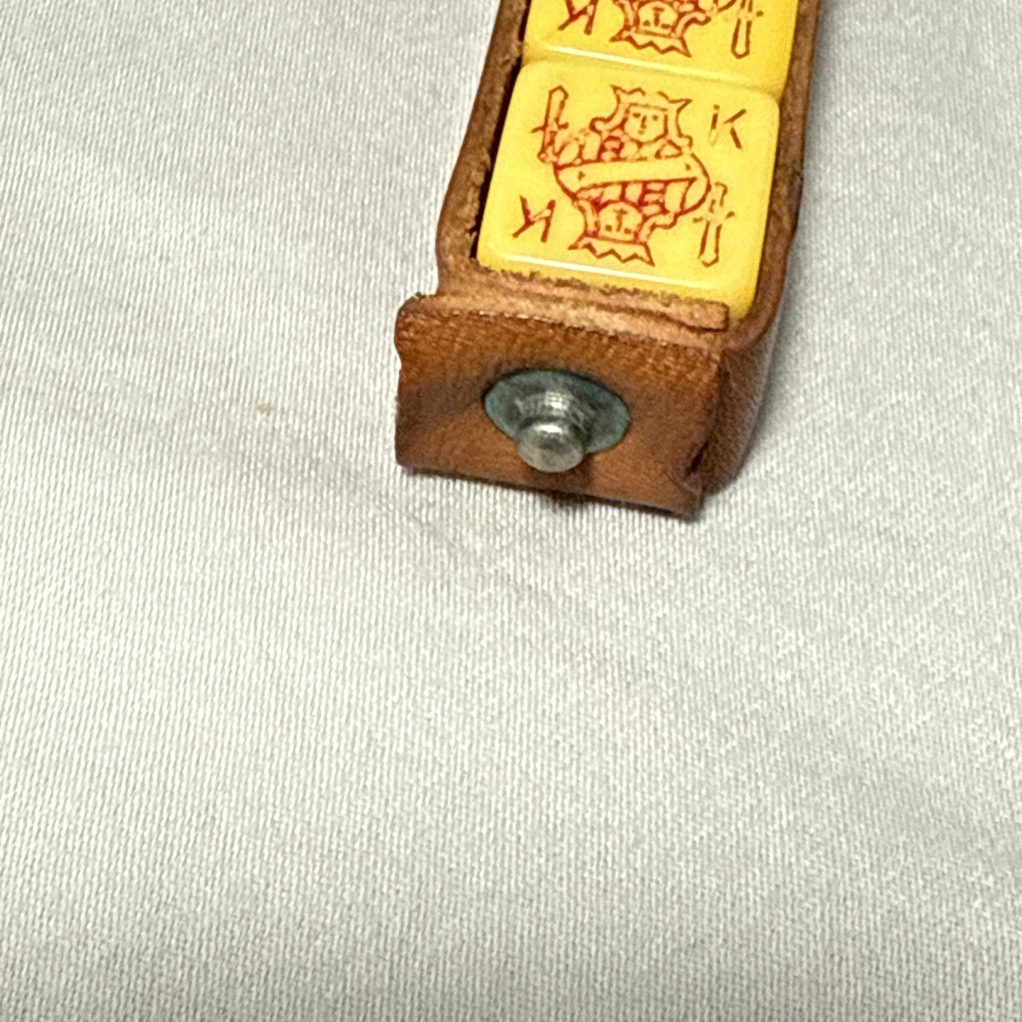 Vintage Butterscotch Bakelite Poker Dice Brown Leather Case Collectible 5/8 Dice