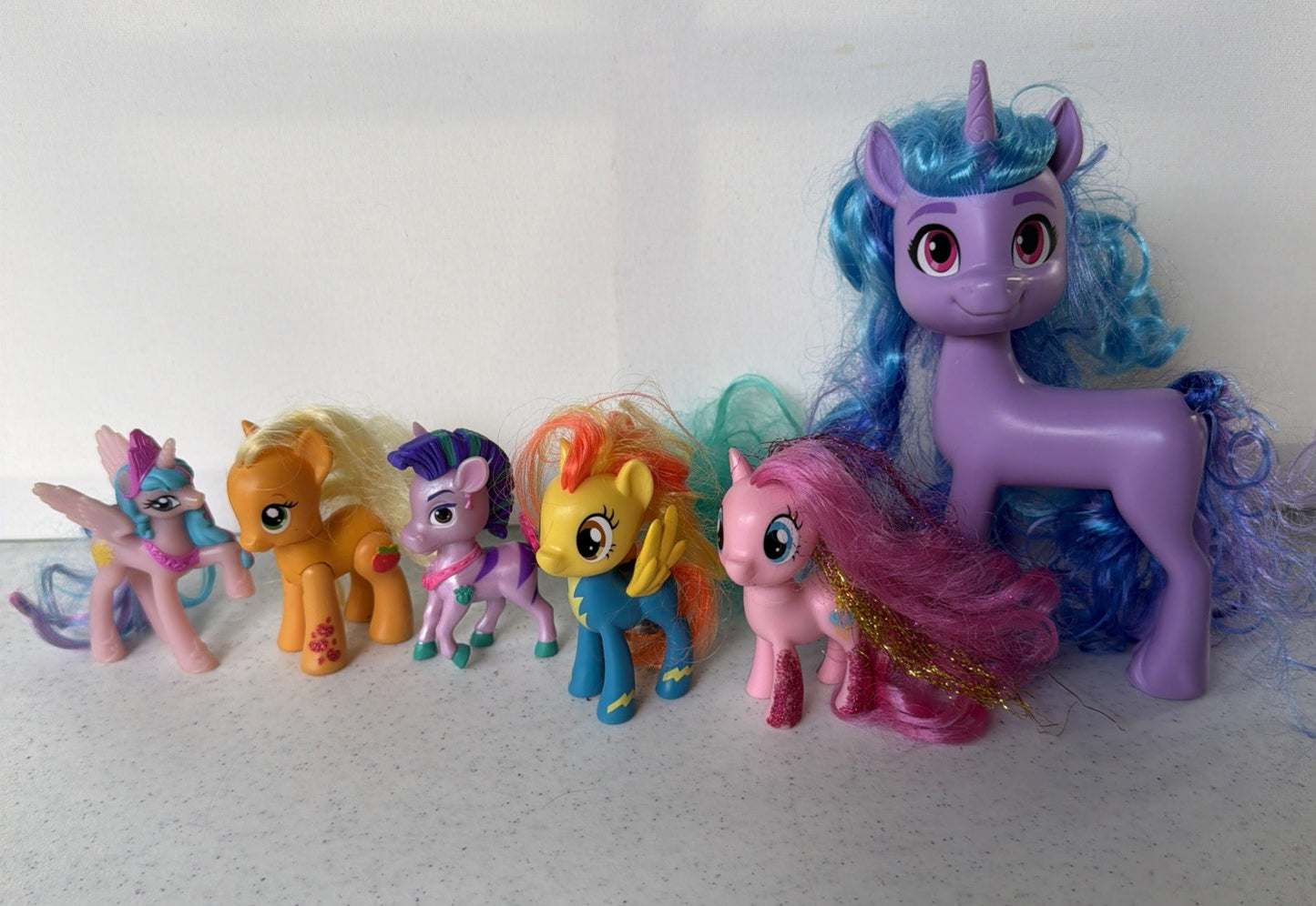 My Little Pony G4 G5 Mixed Pony Lot Izzy Moonbow Applejack Pinkie Pie Brushable