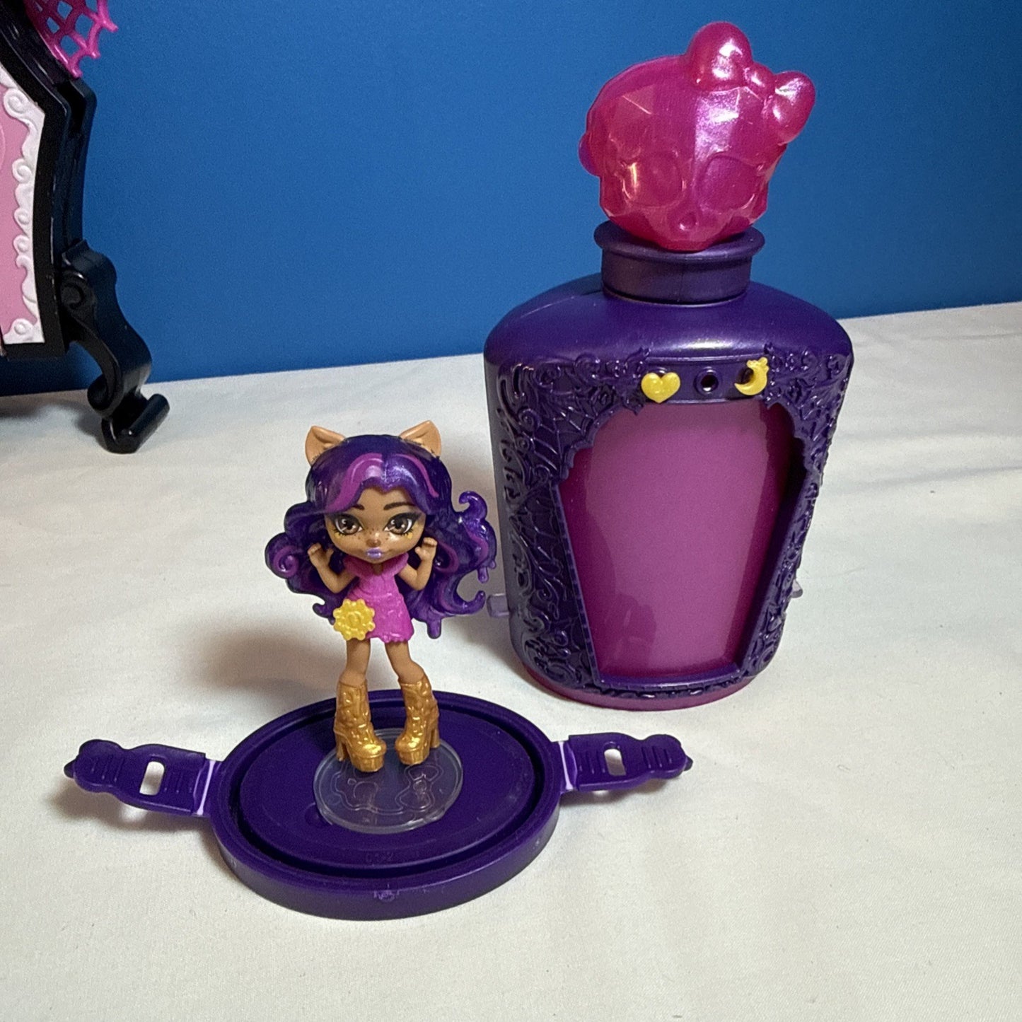 Monster High Draculaura Powder Room Accessories Clawdeen Mini Bottle Doll Lot