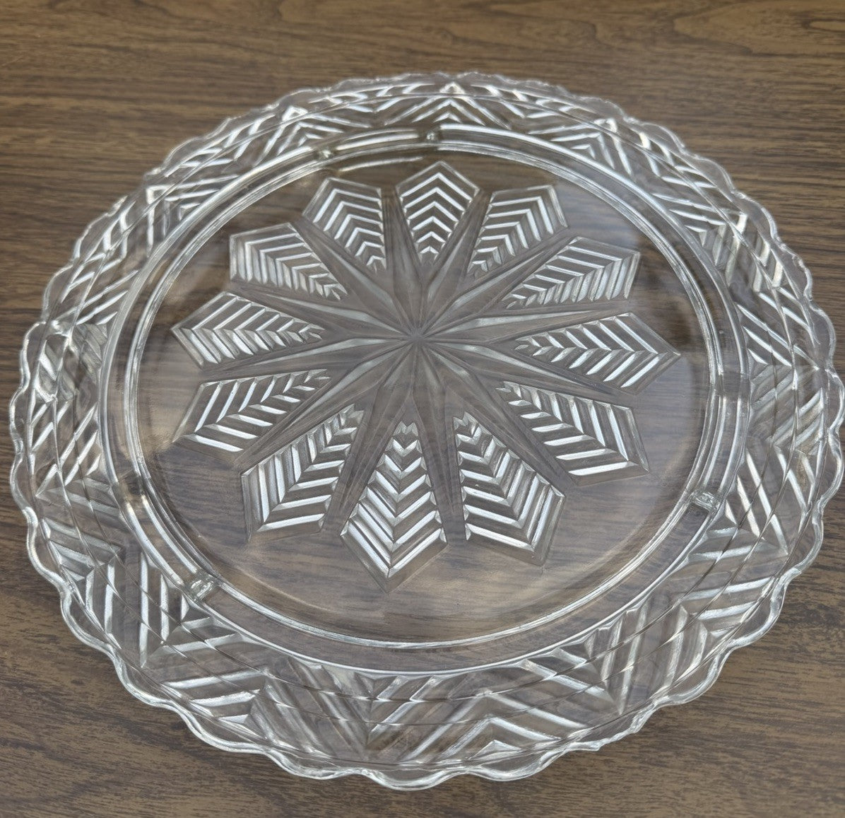Vintage Federal Glass Cake Plate Snowflake Starburst Scallop Edge 11"