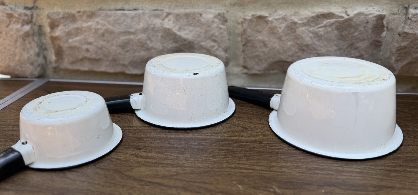 Vintage White Enamelware Nesting Saucepan Pot Cookware Farmhouse Kitchen Lot