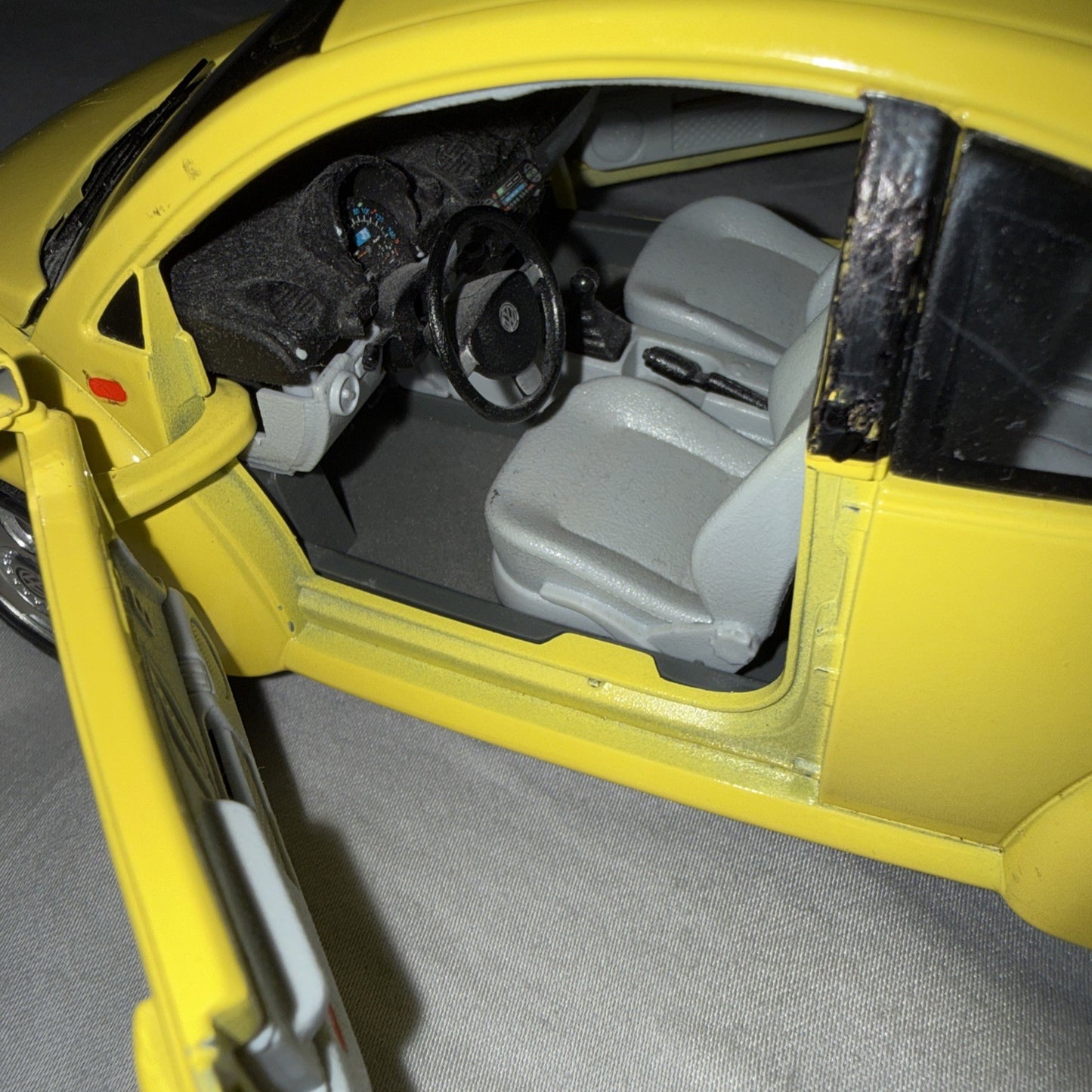 1998 Volkswagen Beetle Yellow 1 18 Diecast Bburago Gold Collection Italy