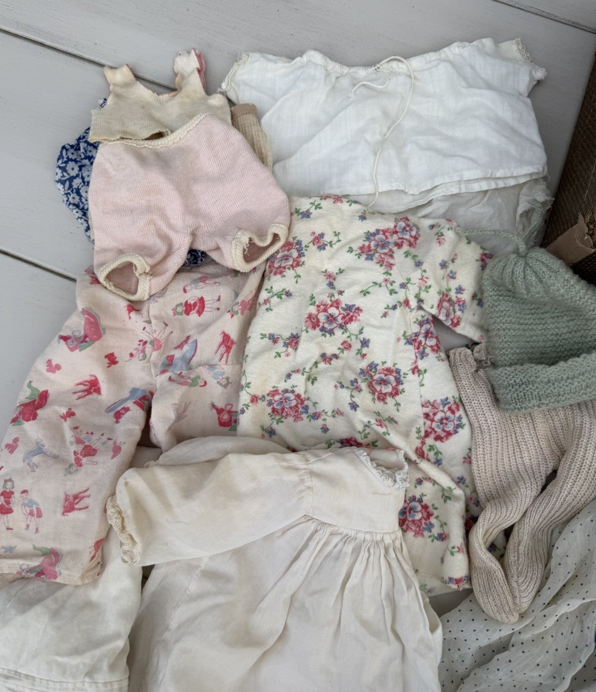 Vintage Doll Suitcase with Vintage Homemade Doll Clothes 23 Pieces