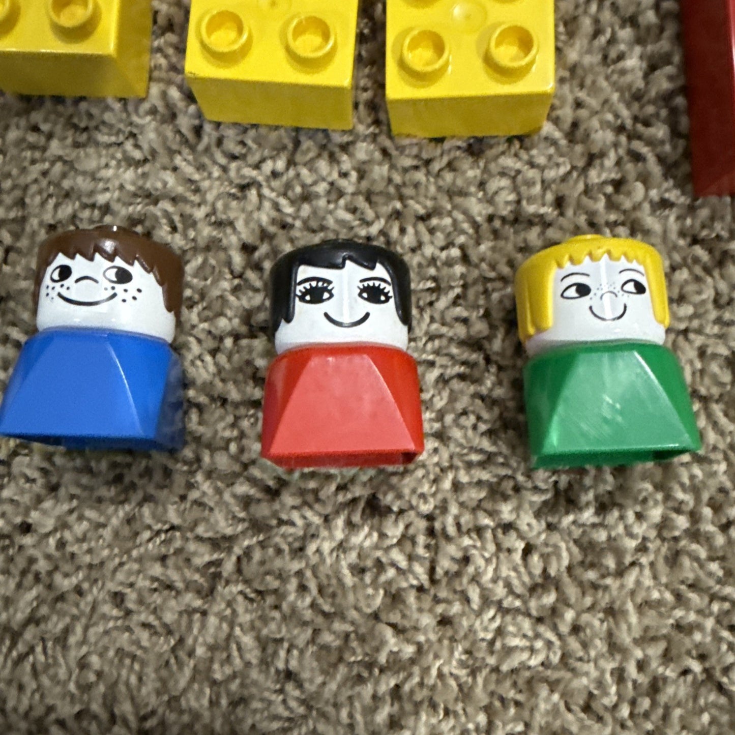Vintage LEGO 523 Train Station Set Town Building Vehicles Minifigures w/ Extras