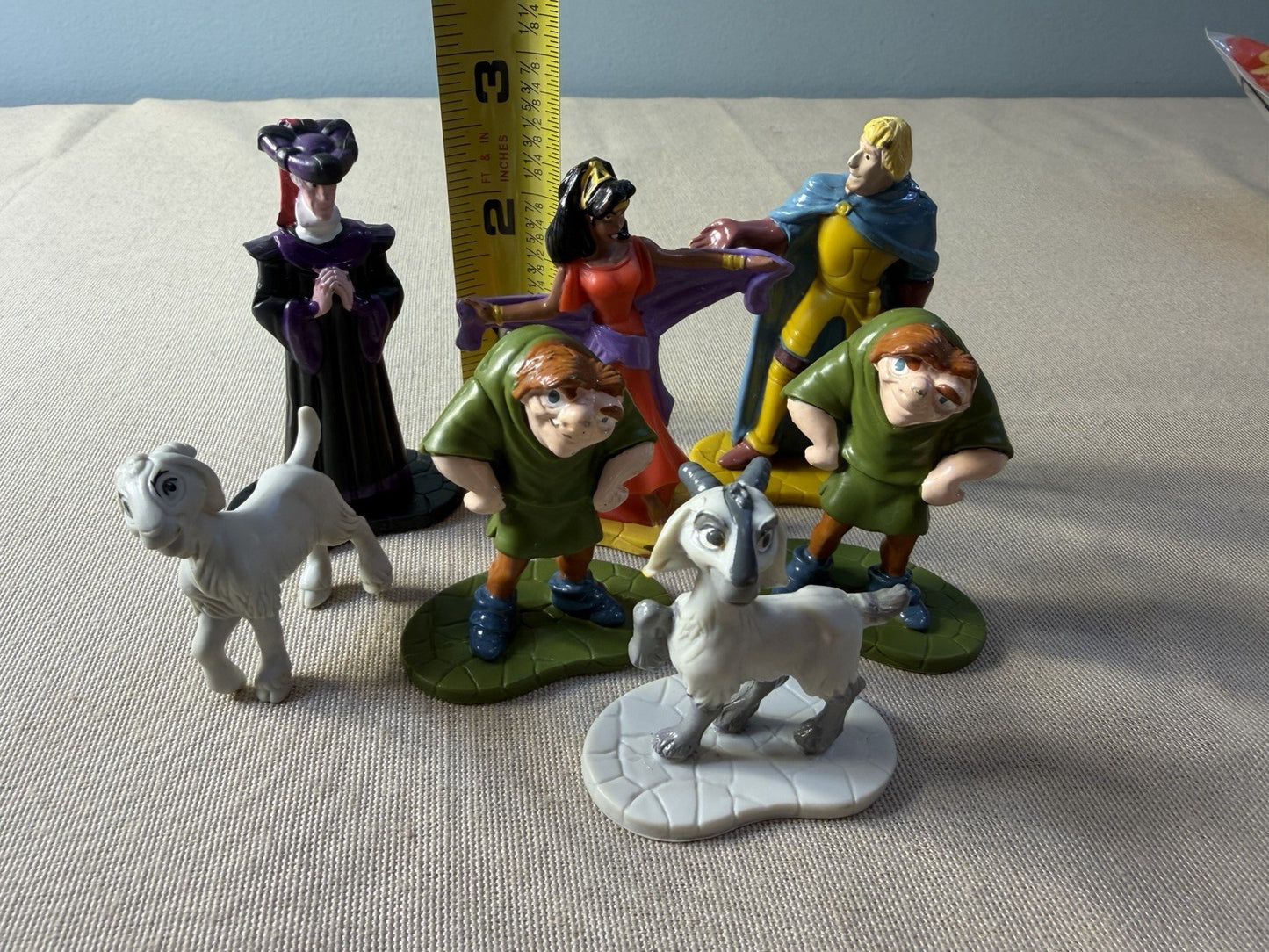 Vintage Disney Hunchback Notre Dame Comics Burger King Figures Toy Collection
