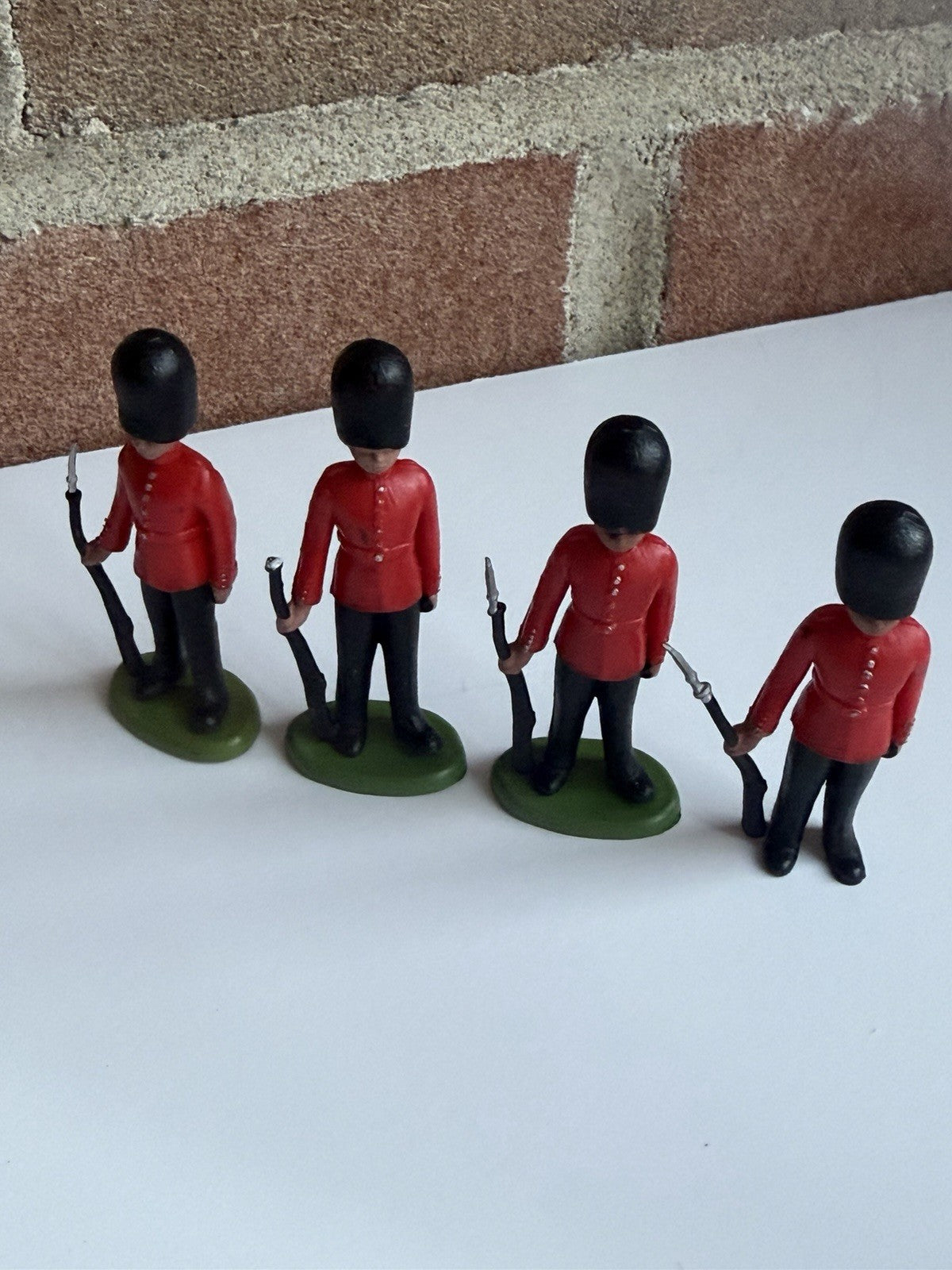 Vintage Britains Deetail Toy Soldier Lot Guardsmen Cannon Sentry Plastic Figures