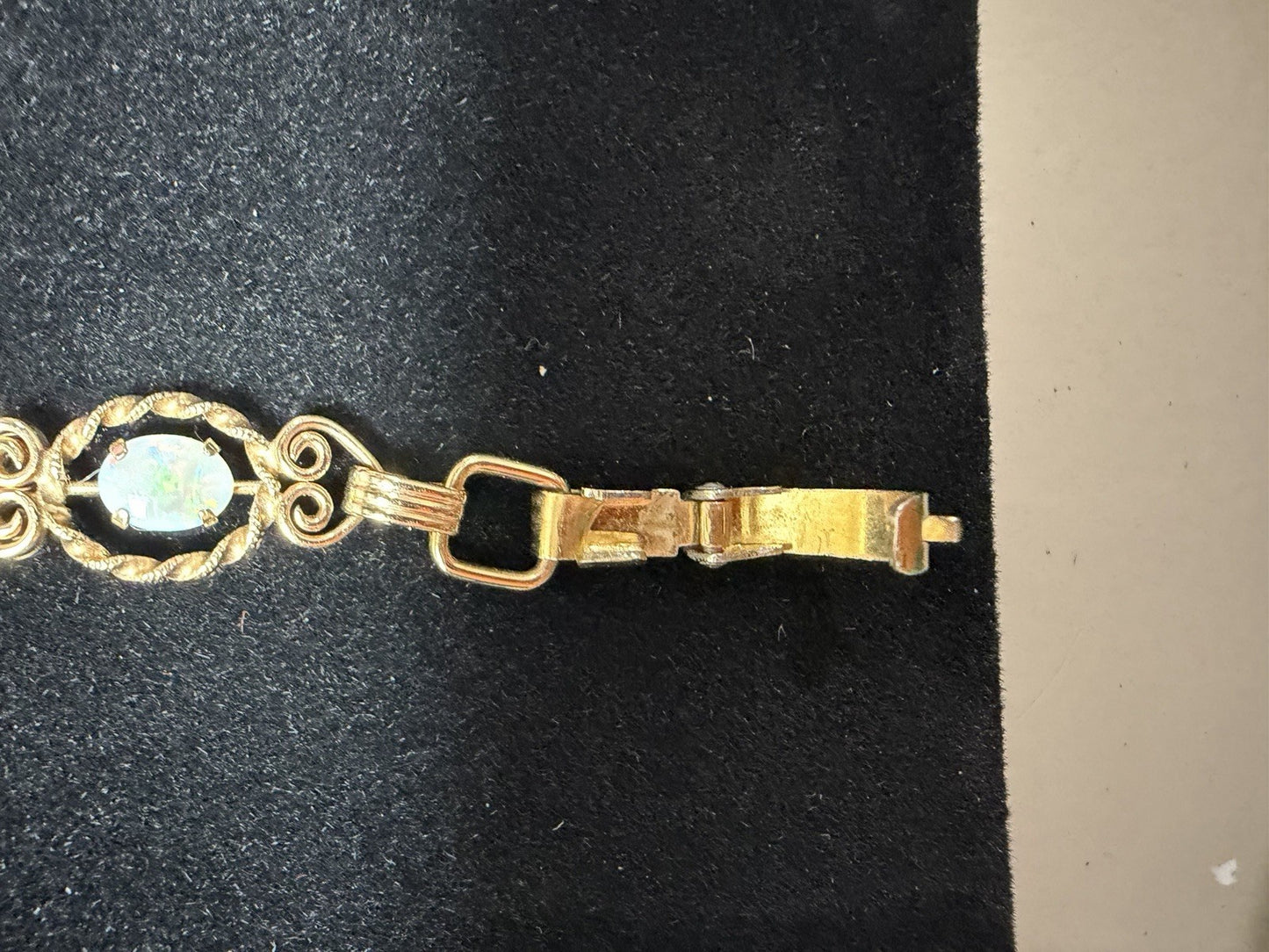 Vintage Krementz Gold Tone Genuine Opal Link Bracelet Original Box Jewelry