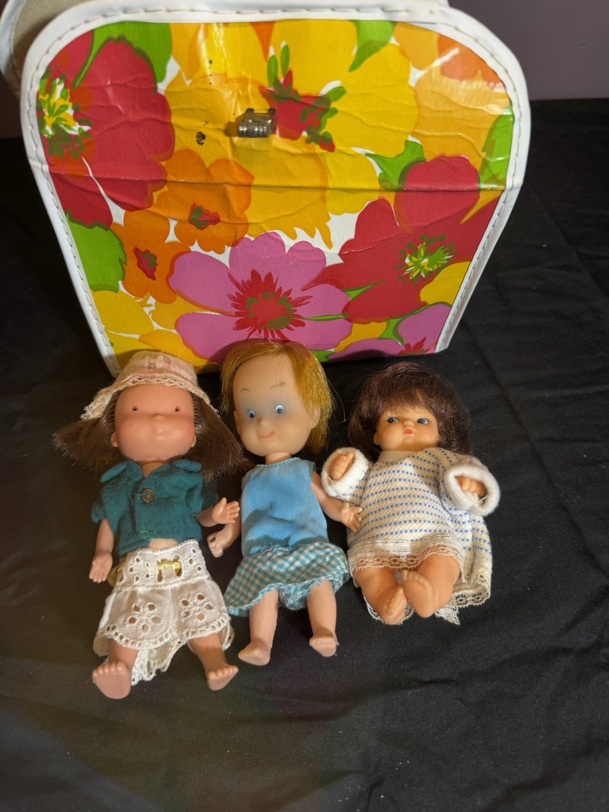 Vintage Lot of 3 Dolls Holly Hobbie, Hong Kong, Uneeda, Plus Clothes & 1970s Bag