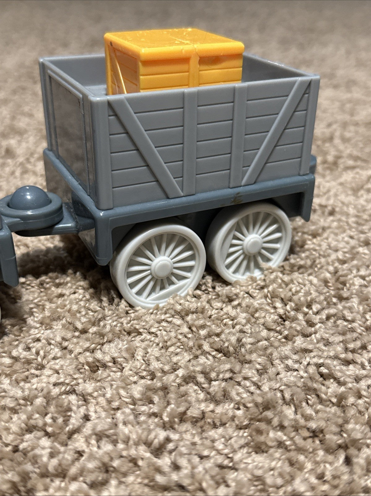 2006 TOMY Thomas The Train and Troublesome Trucks Pull Along Toy w/Sounds