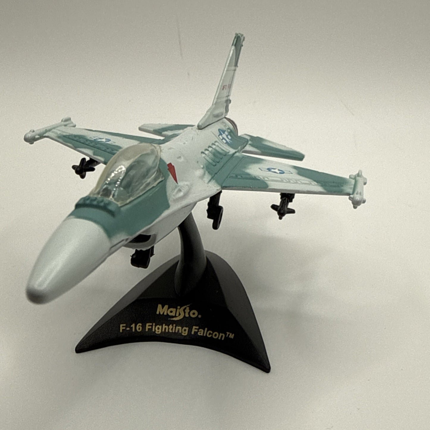Maisto AV 8B Harrier Marine Fighter Jet, Diecast Aircraft Replica, With Stand