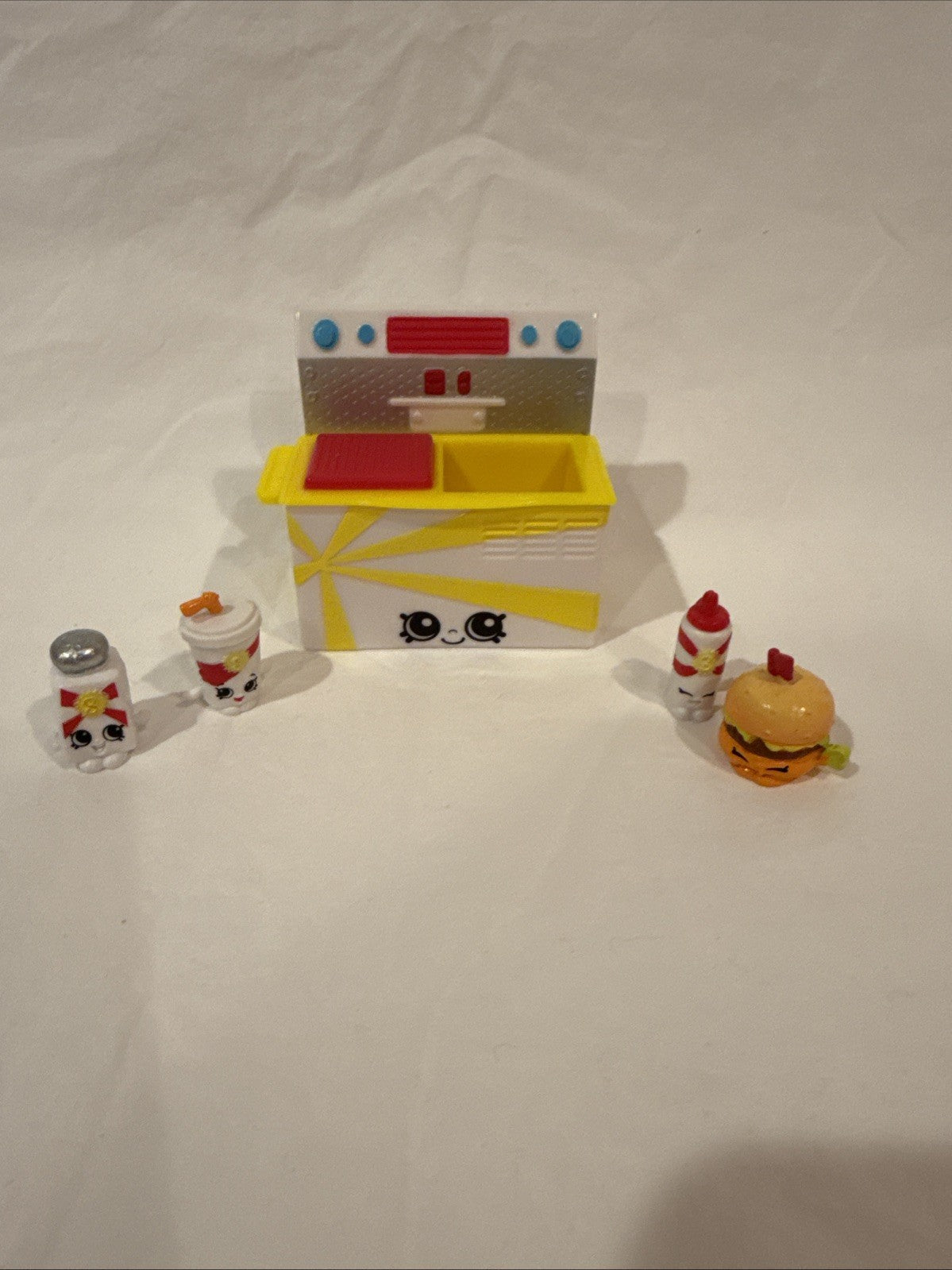 Shopkins Food Fair Fast Food Collection Playset Counter w/ 4 Figures Incomplete