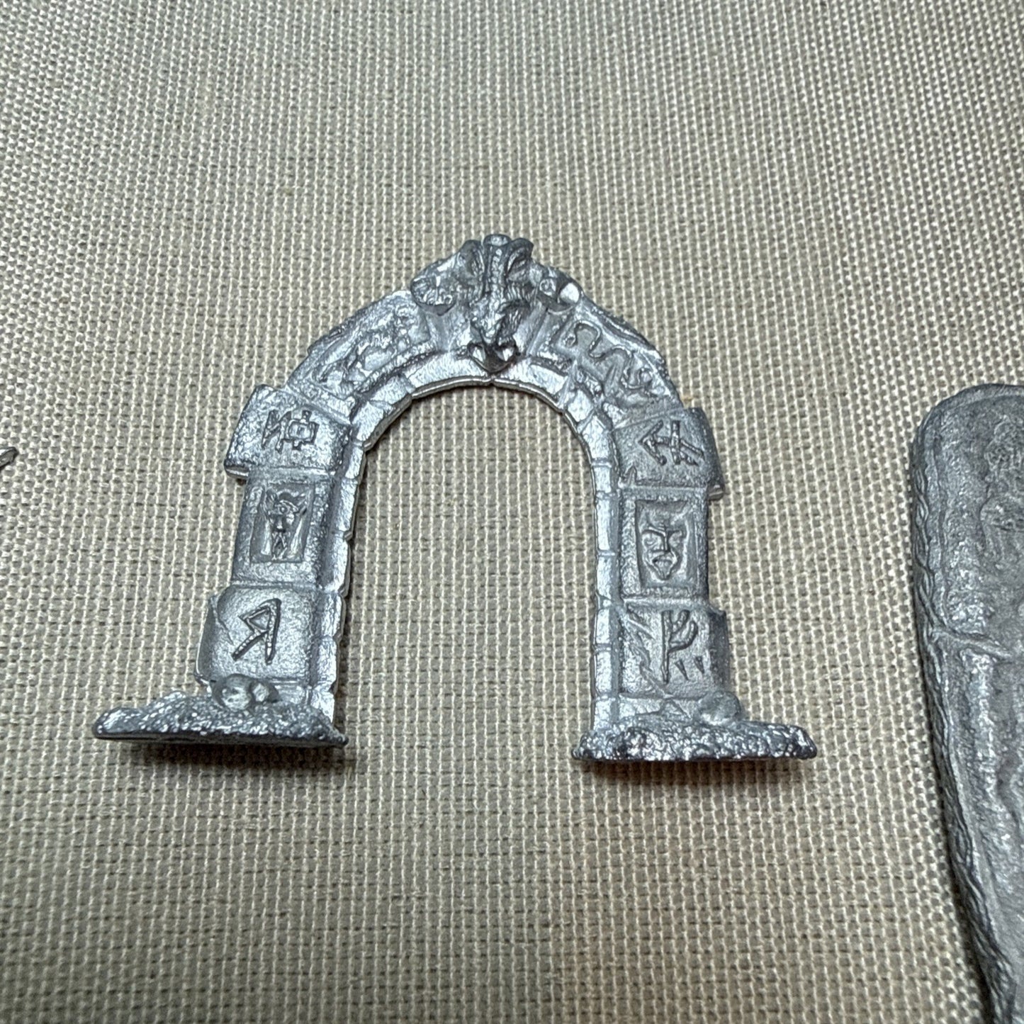 Vintage Citadel Warhammer Metal Terrain Bits Lot Arcade Arch Dragon Stone Scener