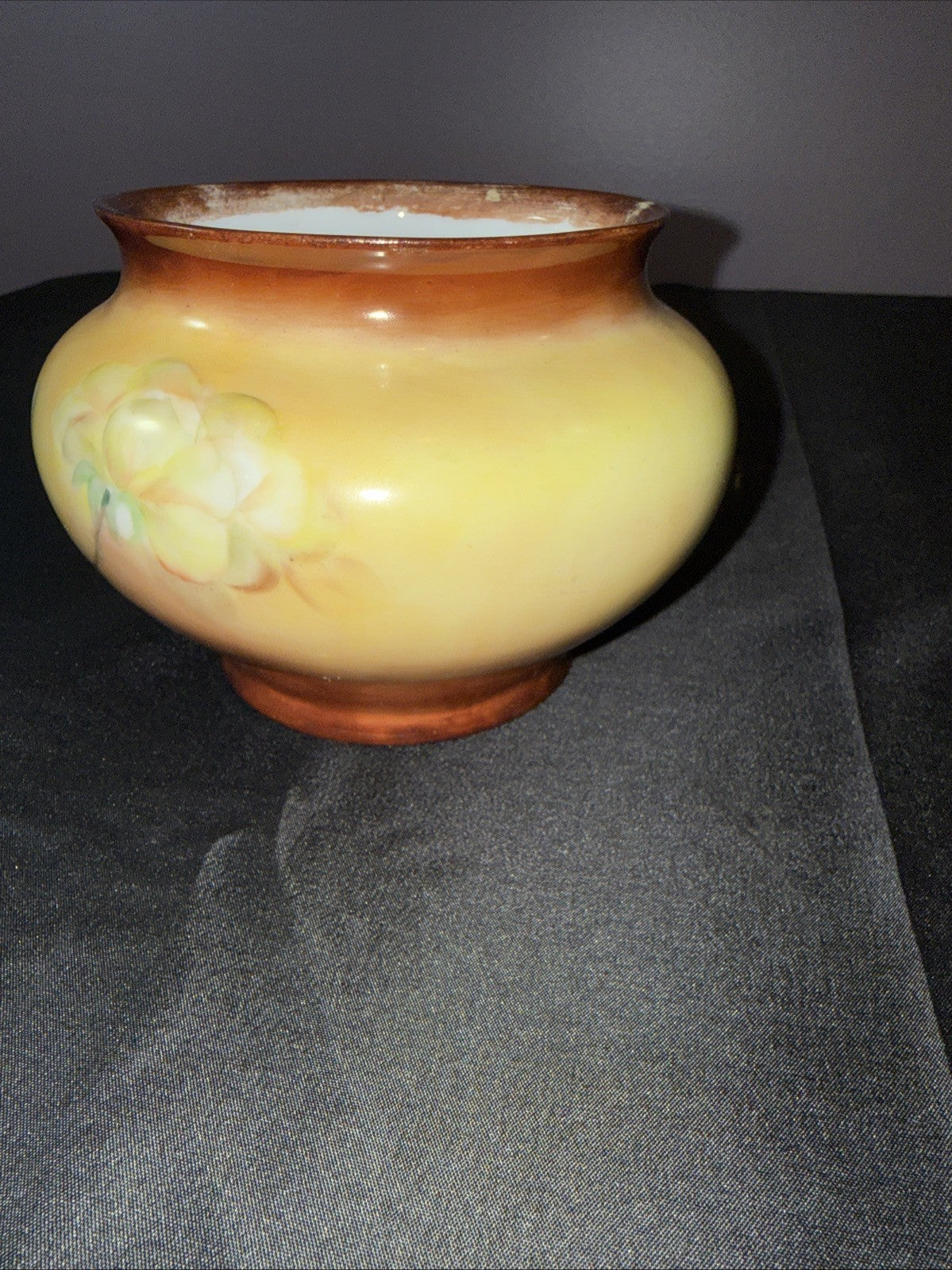 Antique Floral Austria Tobacco Humidor w/Pipe Finial on Lid 5.25x5.5