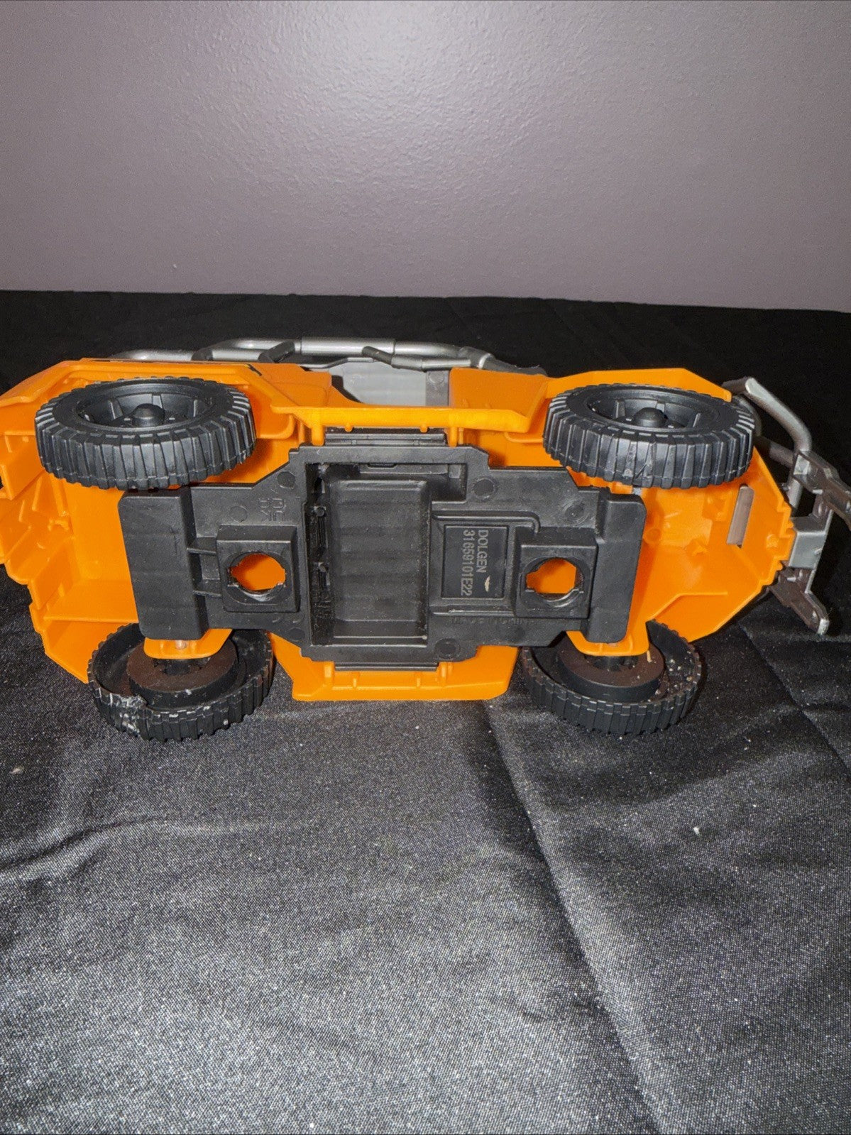 Chap Mei Dino Valley Orange Jeep Off-Road Vehicle Roll Cage SUV with 2 Figures