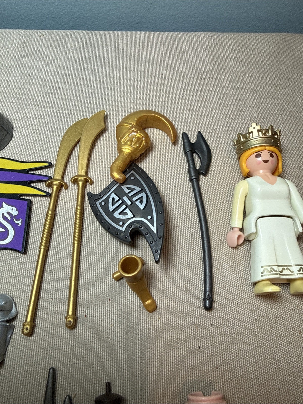 Playmobil Dragon Knight Genie Conquistatore, Queen Others With Accessories