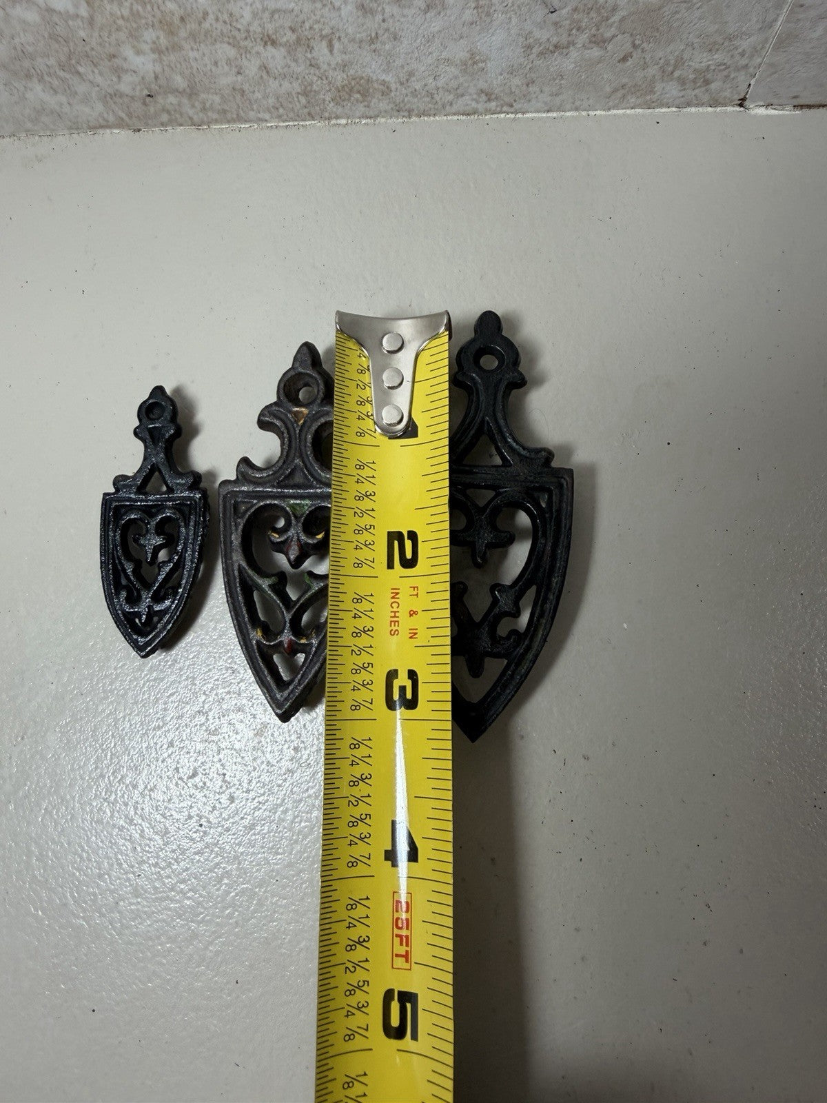 Vintage Cast Iron Sad Irons Miniature Heart Trivets Salesman Sample Lot of 3