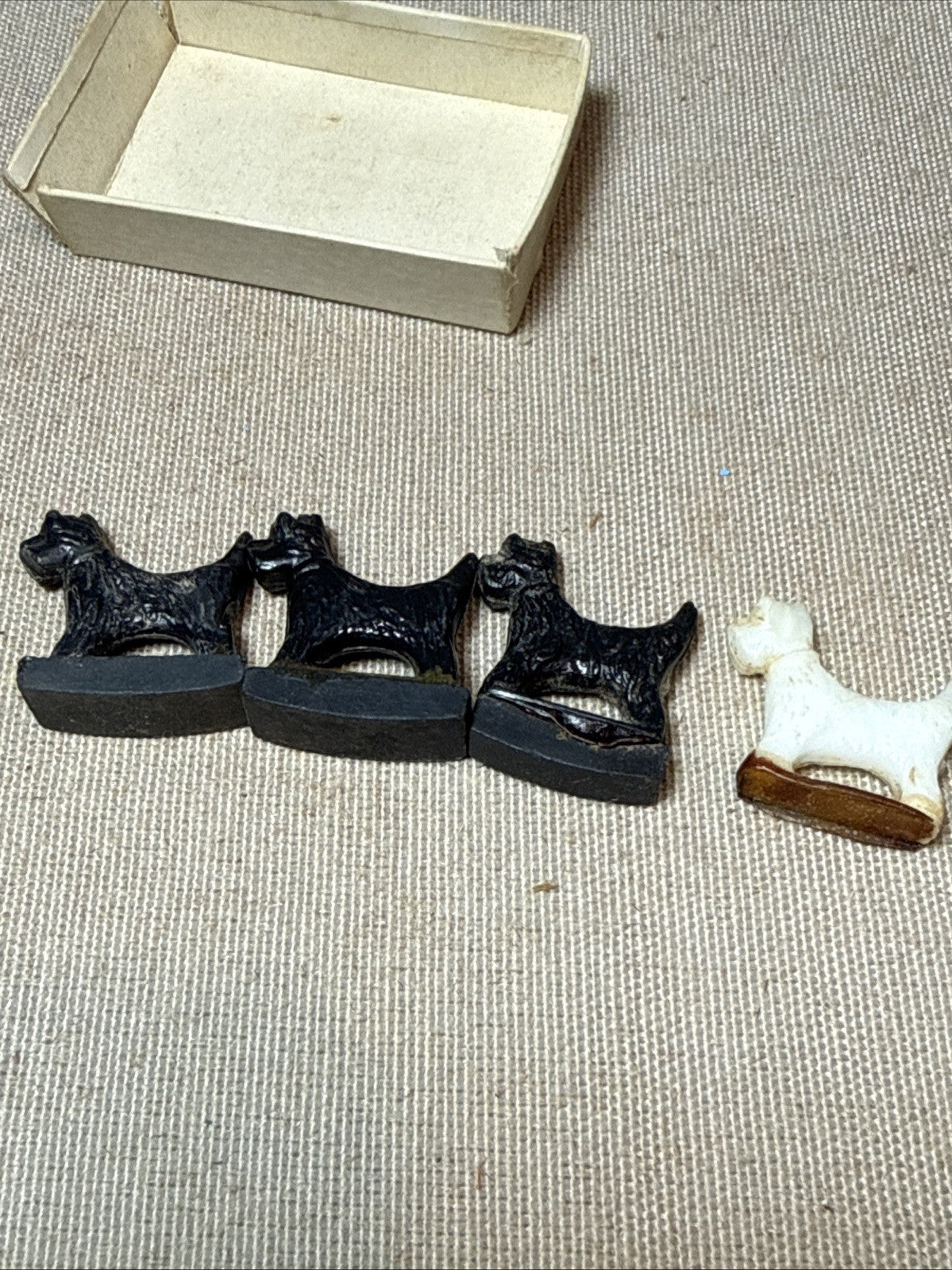 Vintage Tricky Dogs Magnetic Scottie Dogs Game Original Box