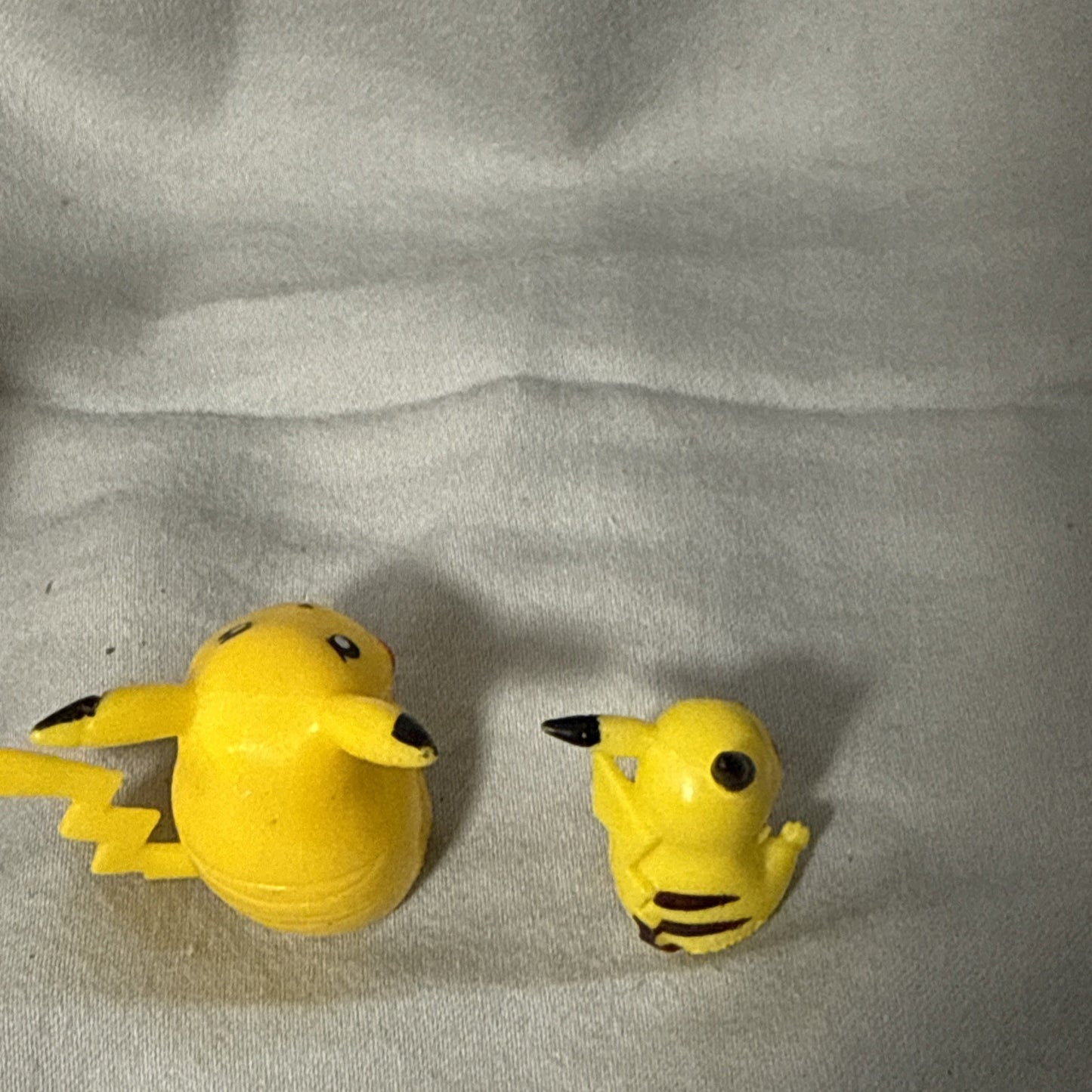 Nintendo Tomy Pokemon Pikachu Figure Lot 4 Mini Figures Collectible