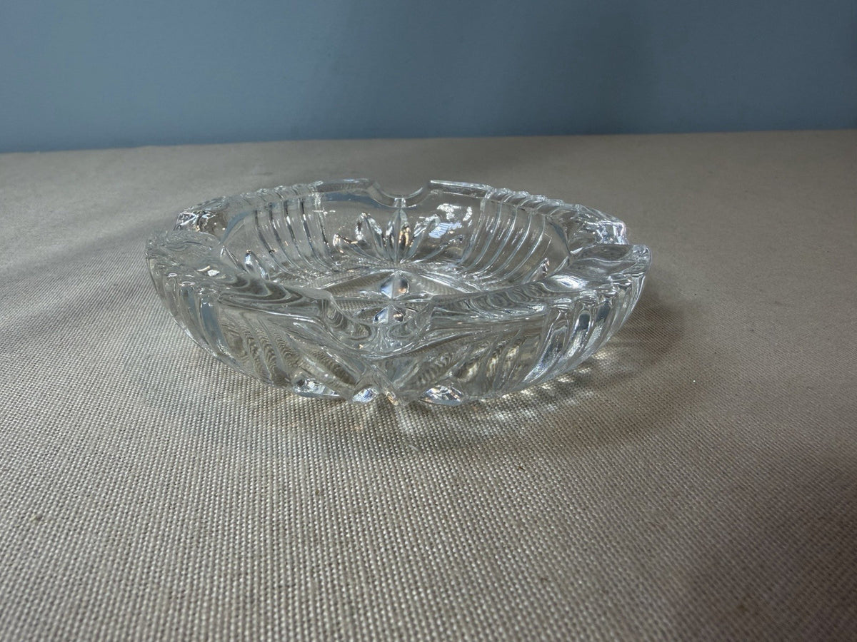 Vintage Clear Cut Glass Ashtray Pinwheel Star Pattern Heavy Round Cigarette Rest