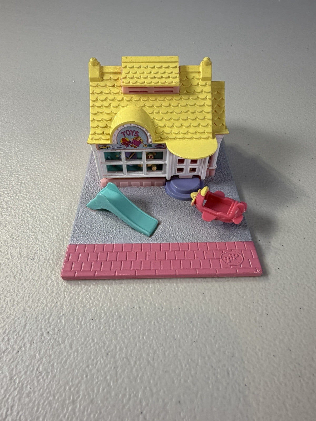 Vintage 1990s Bluebird Polly Pocket Toy Shop Compact Playset 3 Figures Complete