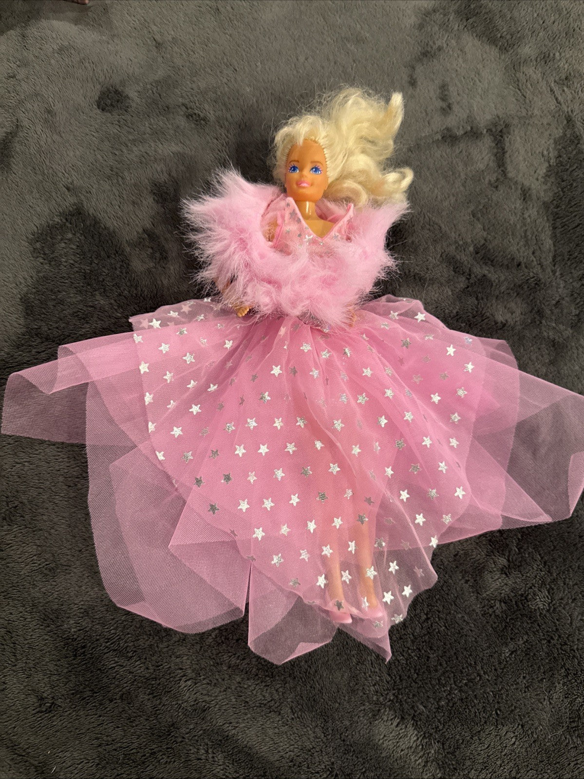 Vintage 1988 Mattel Super Star Barbie Doll Pink Star Gown Faux Fur Stole Shoes