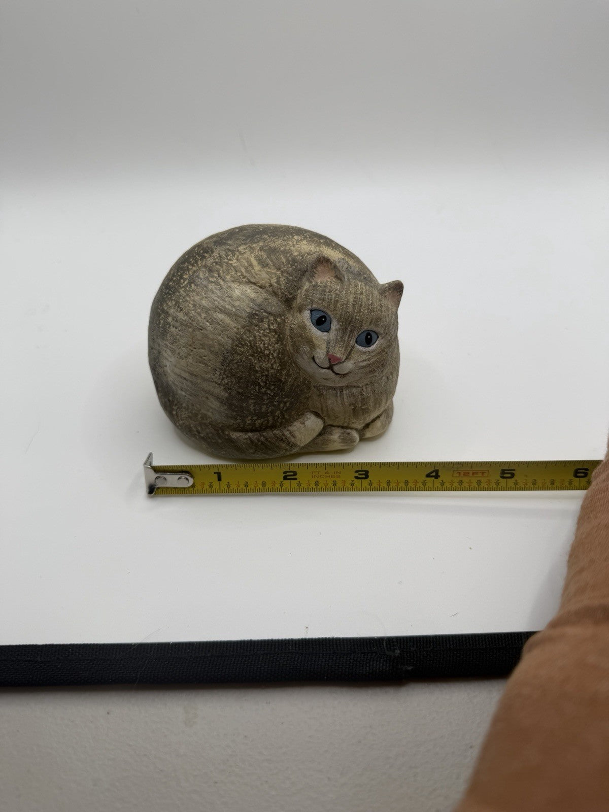 Ganz Resin Cat Figurine Sitting Curled Up Small Decorative Statue