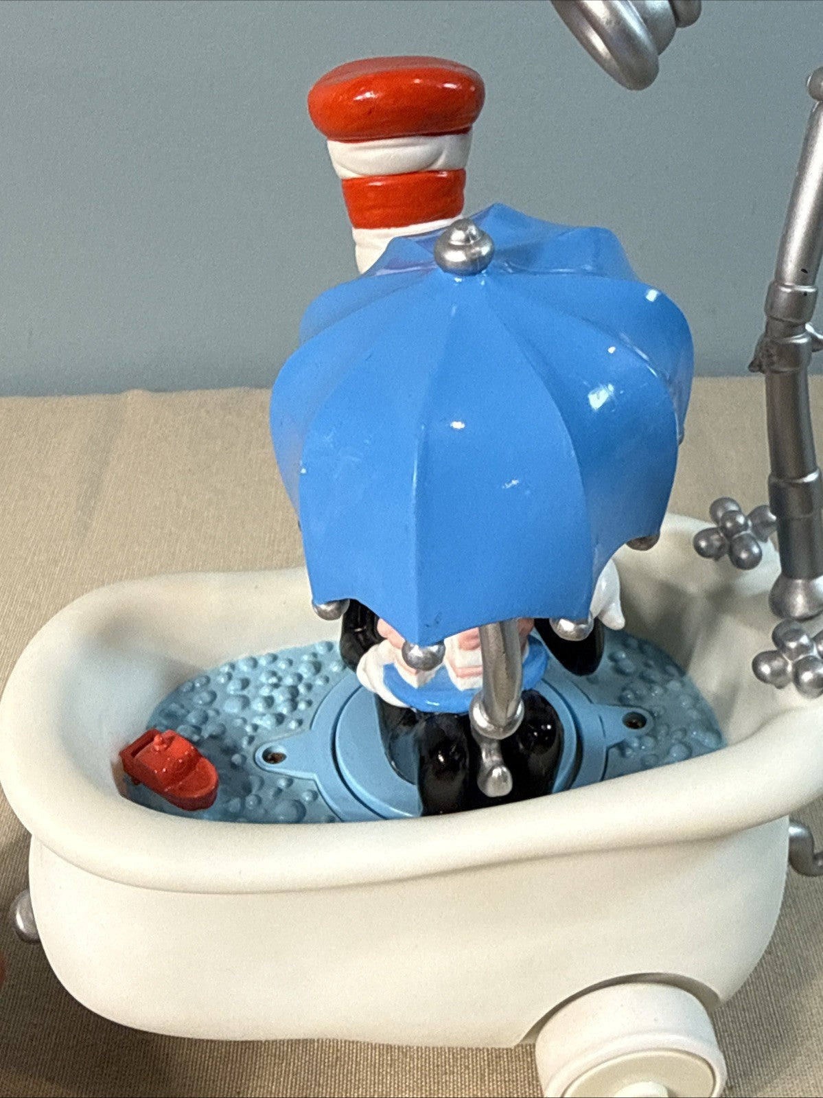 Vintage 2002 ERTL Dr Seuss Cat in the Hat Bathtub Pull Toy Motion Mobile