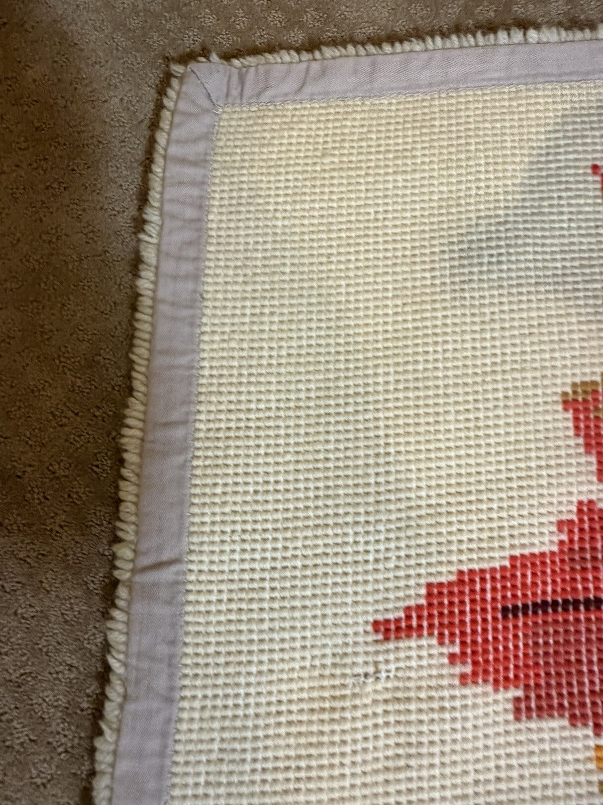 Vintage Latch Hook Rug Autumn Maple Leaf Fall Wall Hanging Accent Mat 37x27