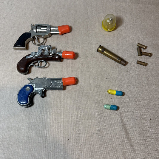 Vintage Zee Toys Cap Gun Lot Derringer Flintlock Revolver Dummy Ammo Western