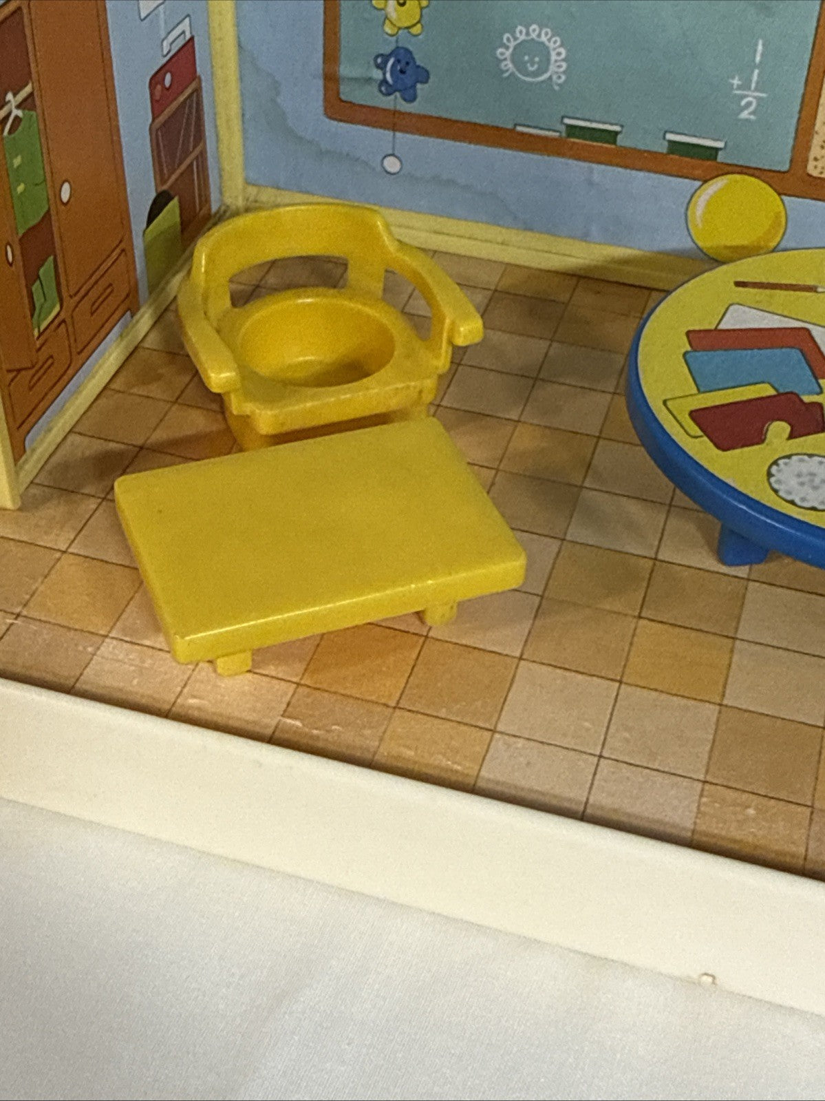 Vintage Fisher Price Little People Nursery School 929 Playset Figures No Roof