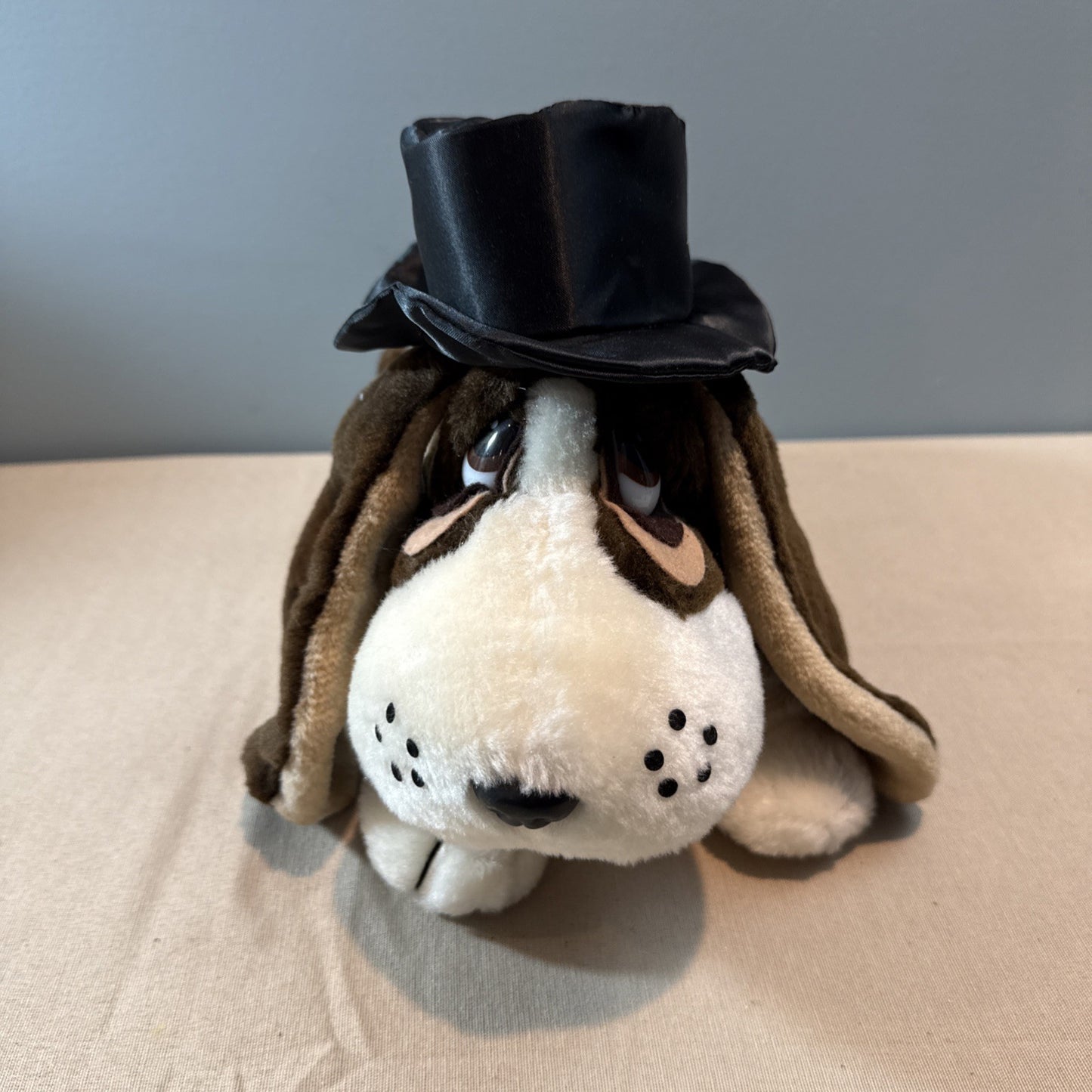 Vintage 1986 Elvis Presley Musical Ain’t Nothing But A Hound Dog Plush Toy Works