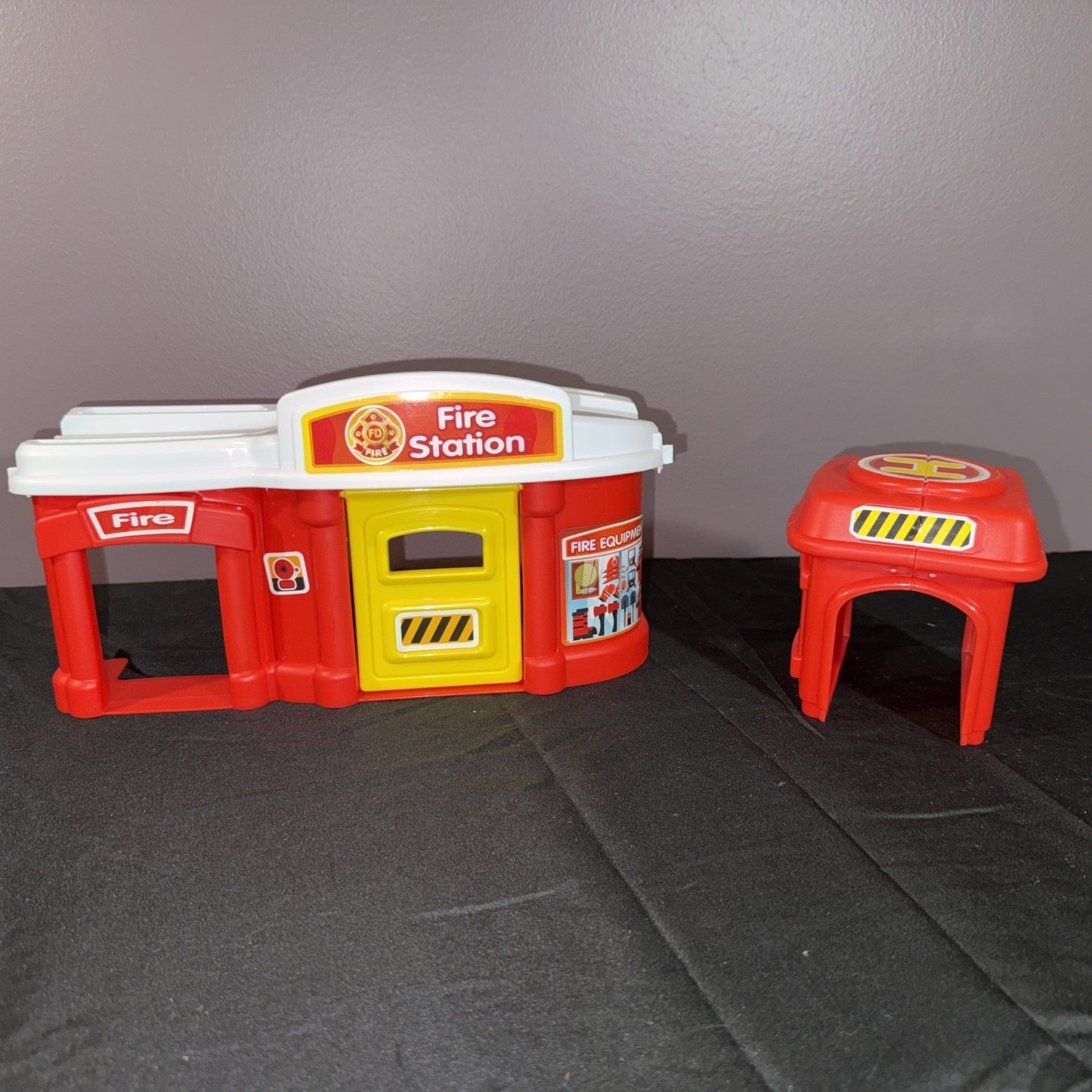 2021 Keenway Metro Force Fire Station Playset Helipad - Incomplete