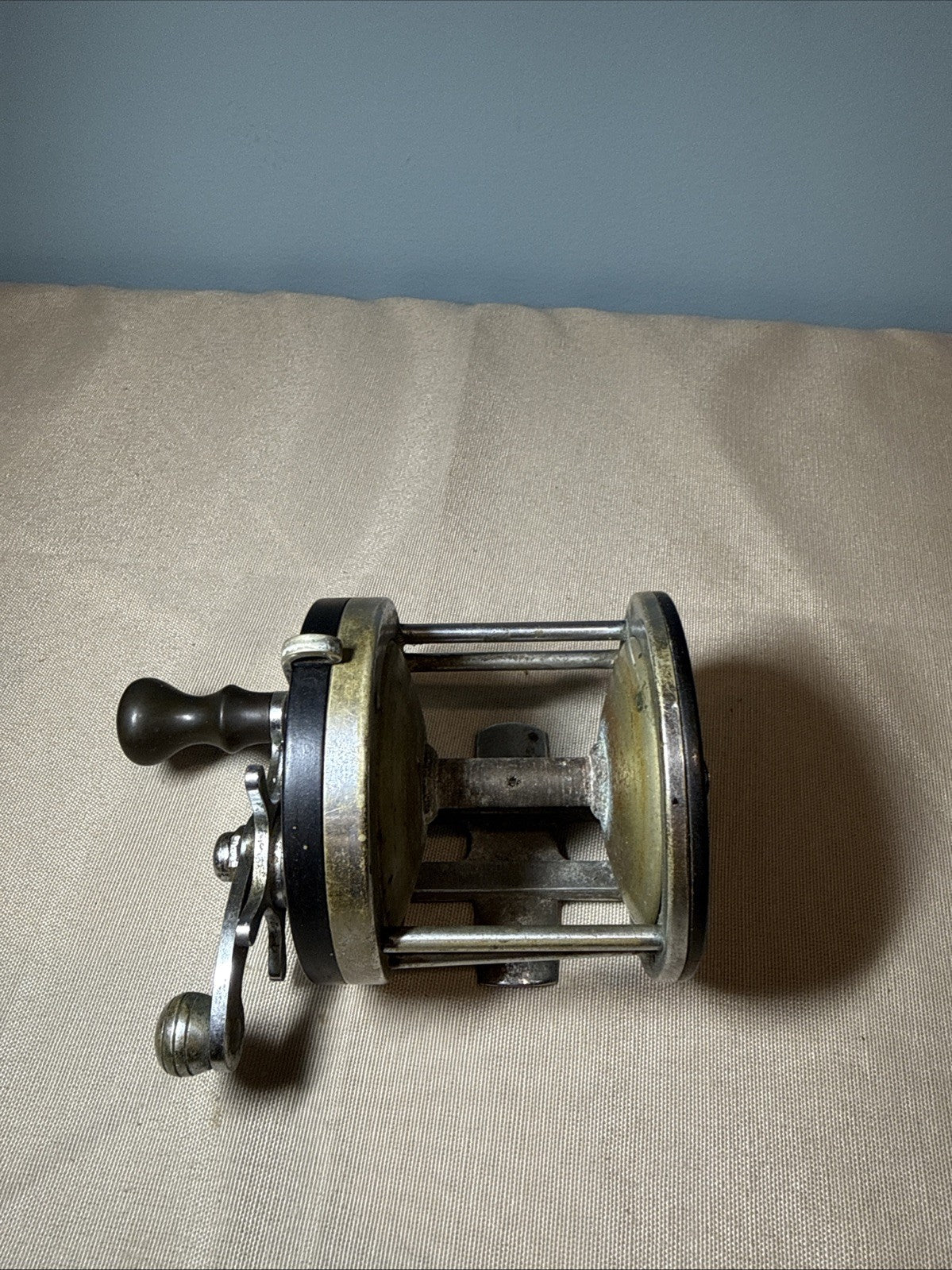 Vintage Pflueger Capitol No 1986 Conventional Saltwater Fishing Reel