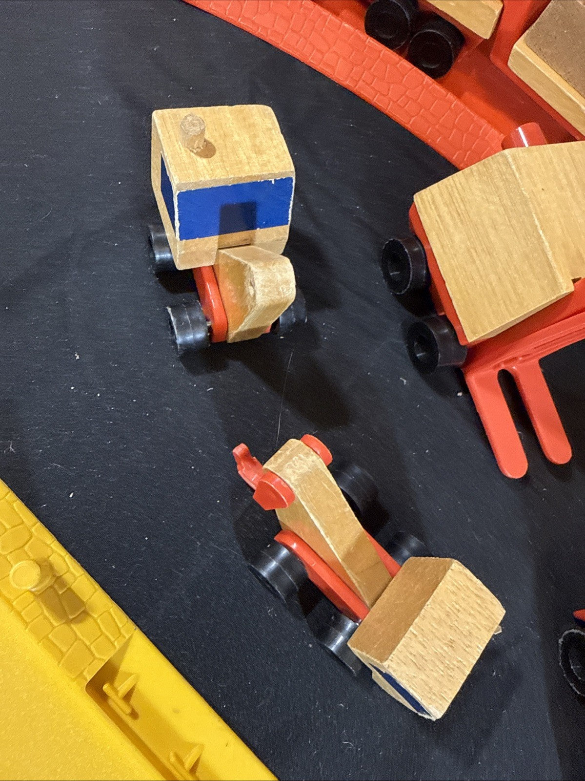 1973 Mattel Preschool Construction Yard Playset Warehouse Track Cars