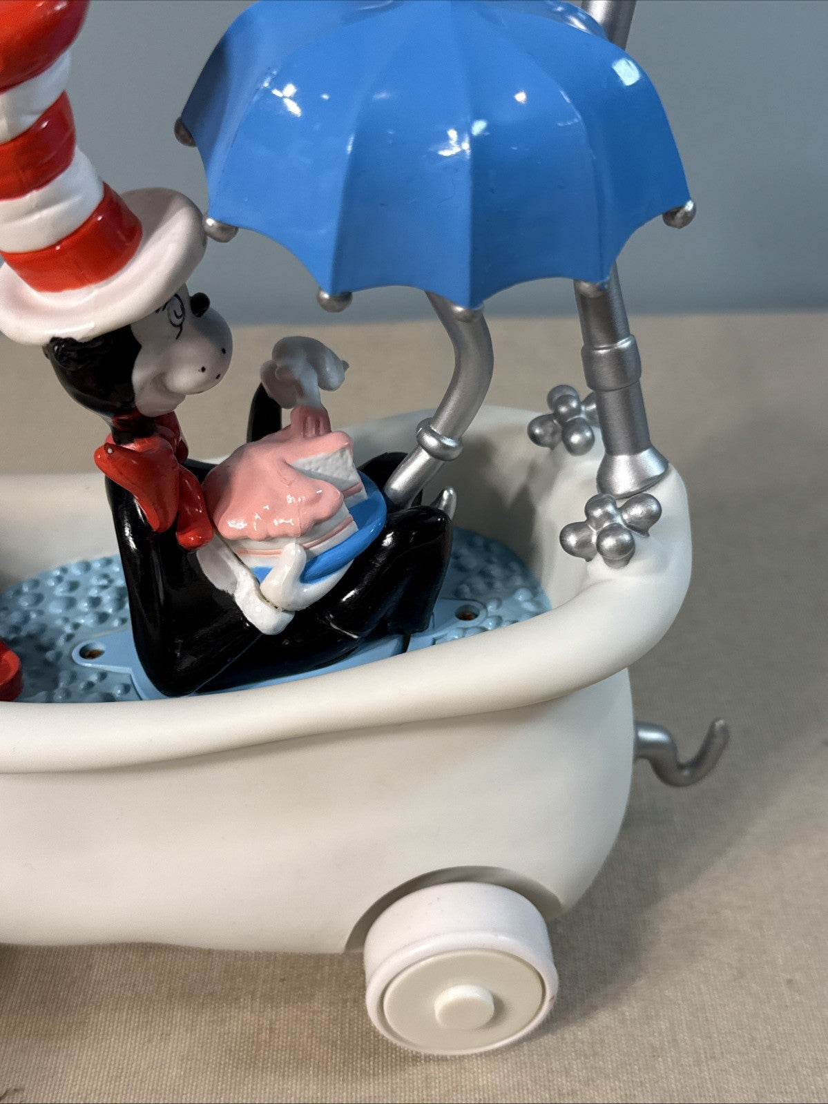 Vintage 2002 ERTL Dr Seuss Cat in the Hat Bathtub Pull Toy Motion Mobile