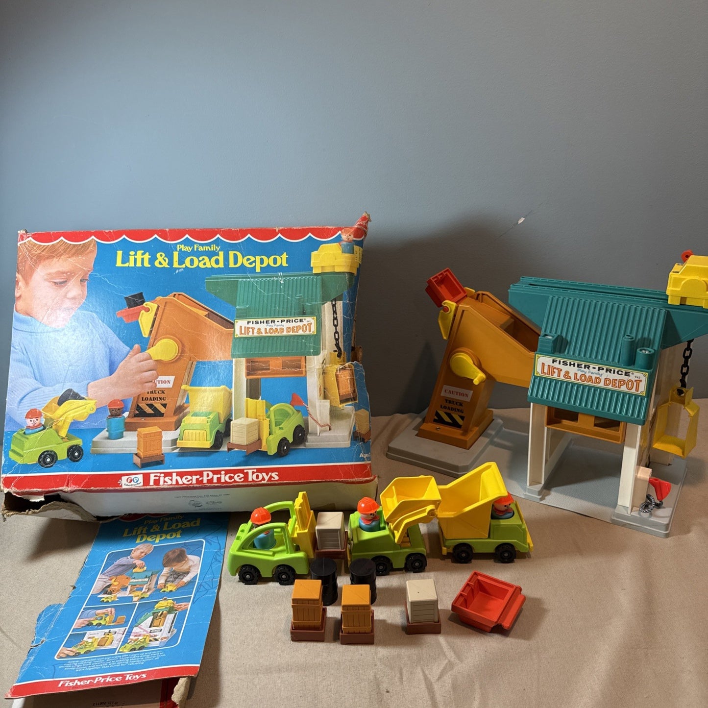 Vintage Fisher Price Little People Lift & Load Depot Construction Set COMPLETE