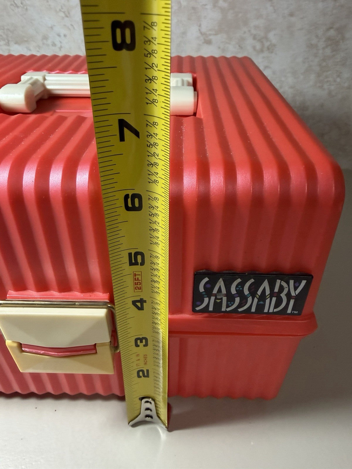 Vintage Sassaby Red Plastic Makeup Train Case Vanity Cosmetic Box Model 101-10