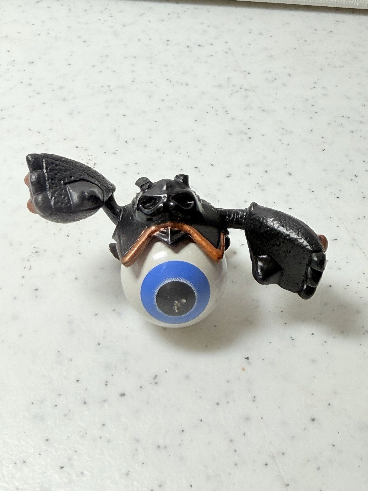 ZURU Smashers Series 2 Gross Odd Bodies Eye Sore Mini Figure Black Blue toy