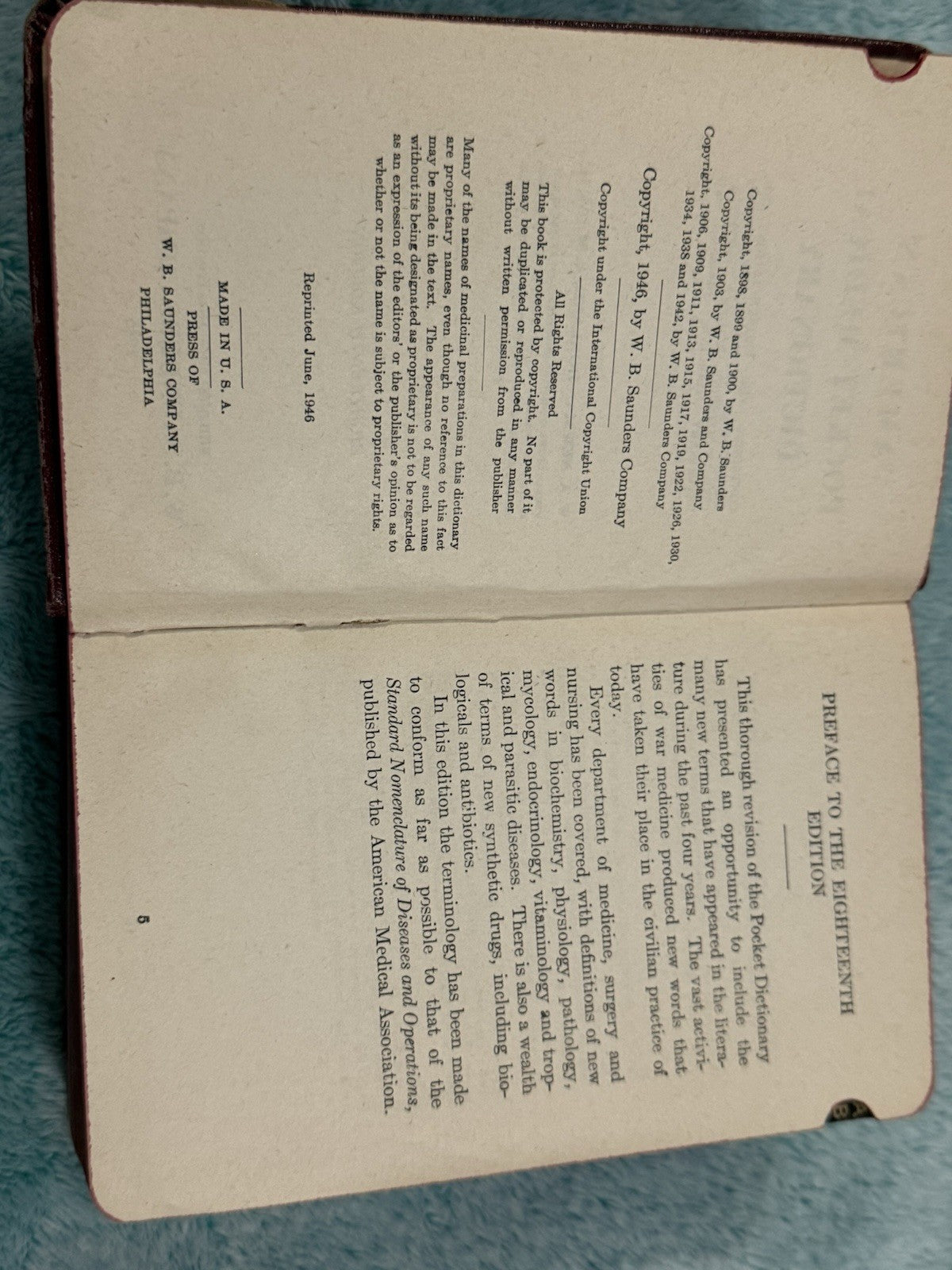 The American Pocket Medical Dictionary | 18th Edition 1946 | Leather Bound Paper