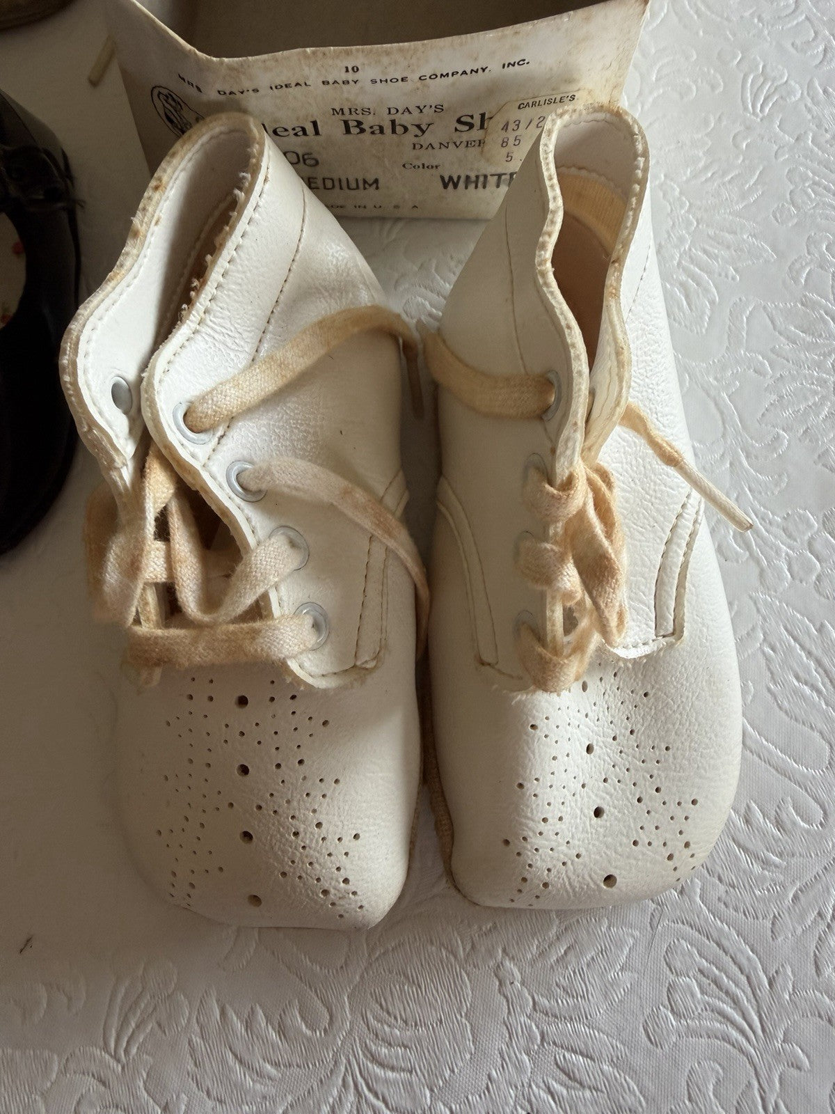 Vintage Baby Shoes Lot of 5 Ideal Cherry Box White Black Sandals Infant Display