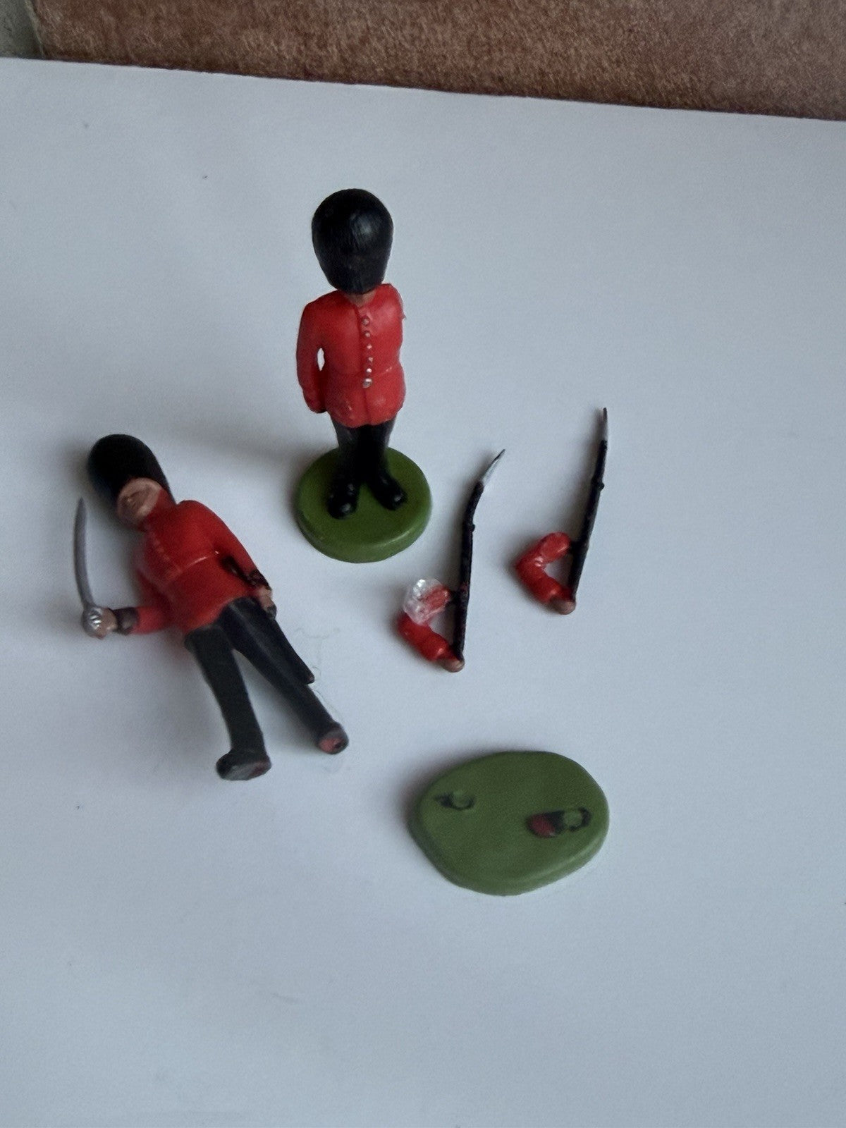 Vintage Britains Deetail Toy Soldier Lot Guardsmen Cannon Sentry Plastic Figures